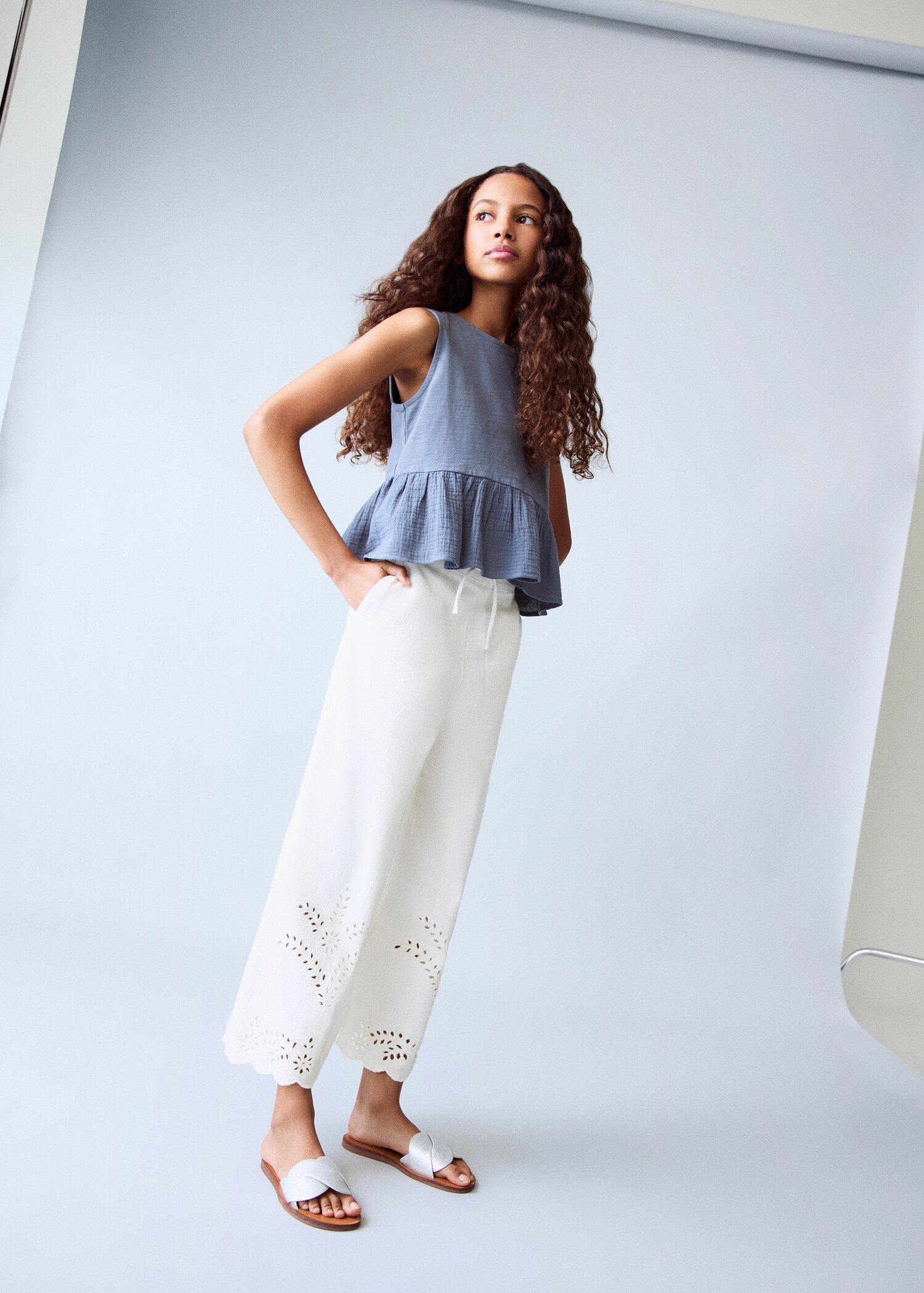 Hose mit Broderie Anglaise - Allgemeine Ansicht