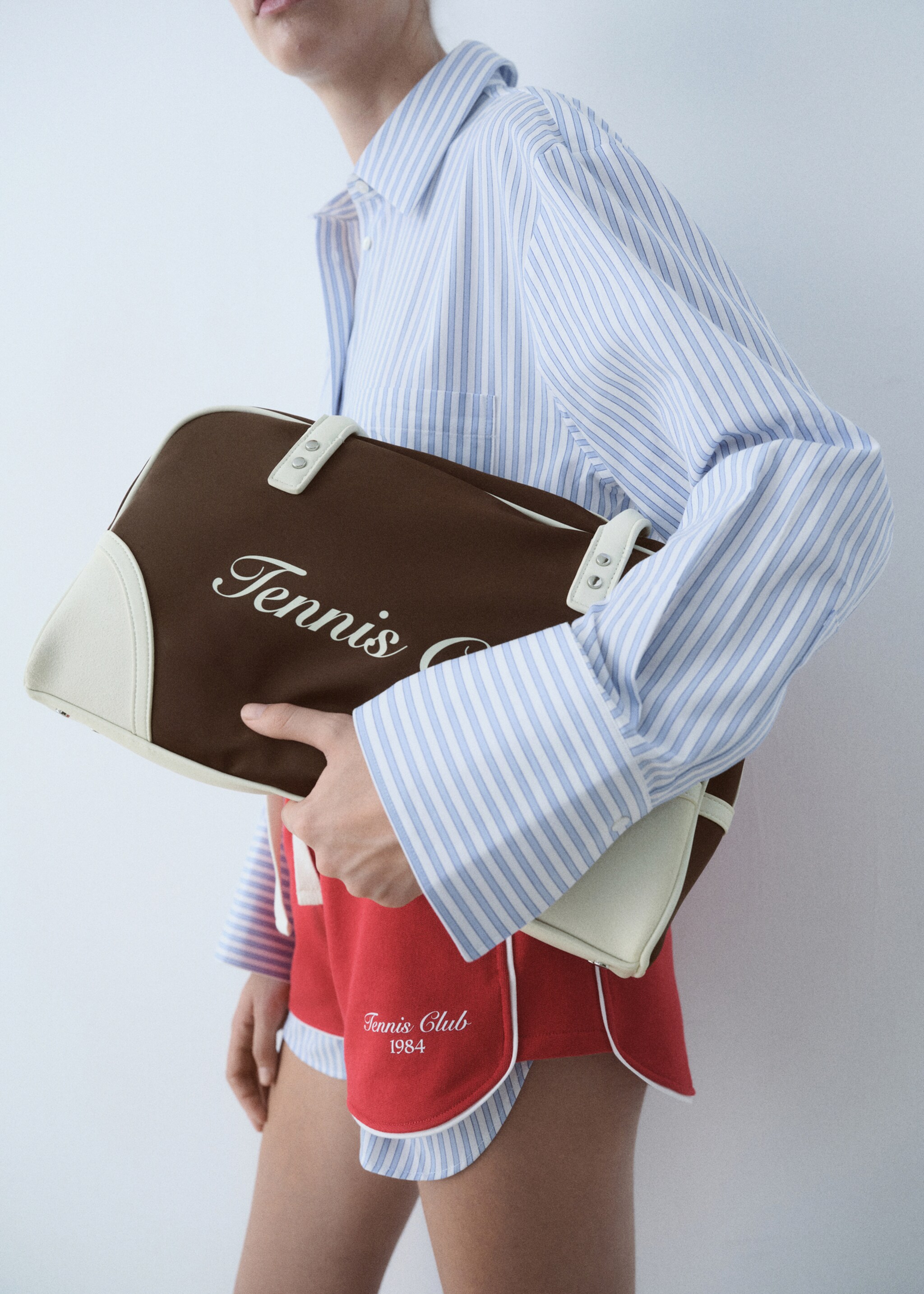 Contrasterende schoudertas met bedrukte boodschap - Overzichtstekening, Bruin. Ref: 87047712-00.