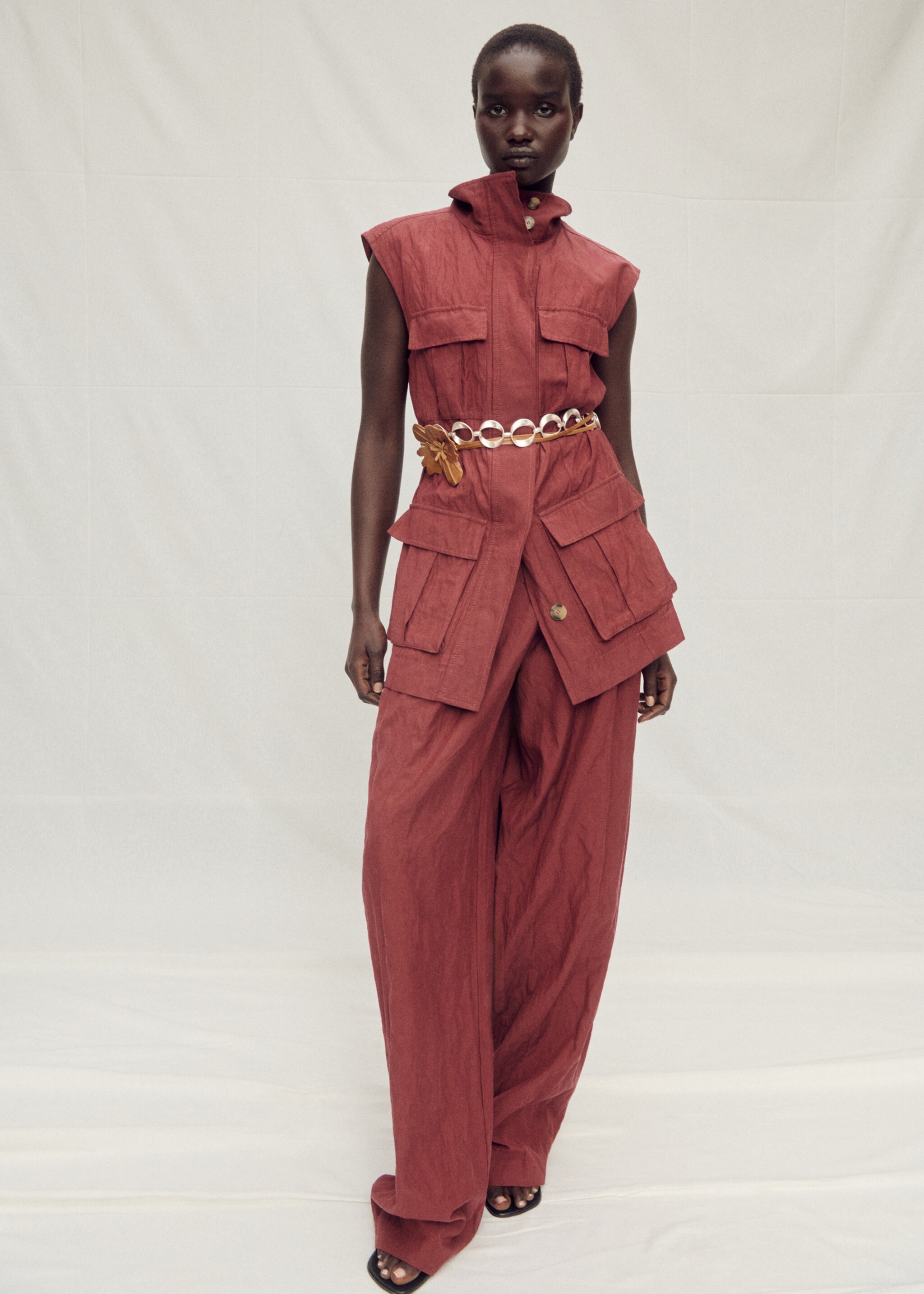 Obleková vesta se zmačkaným efektem a kapsami - Celkový náhled, Červené víno. Ref: 87047718-00.