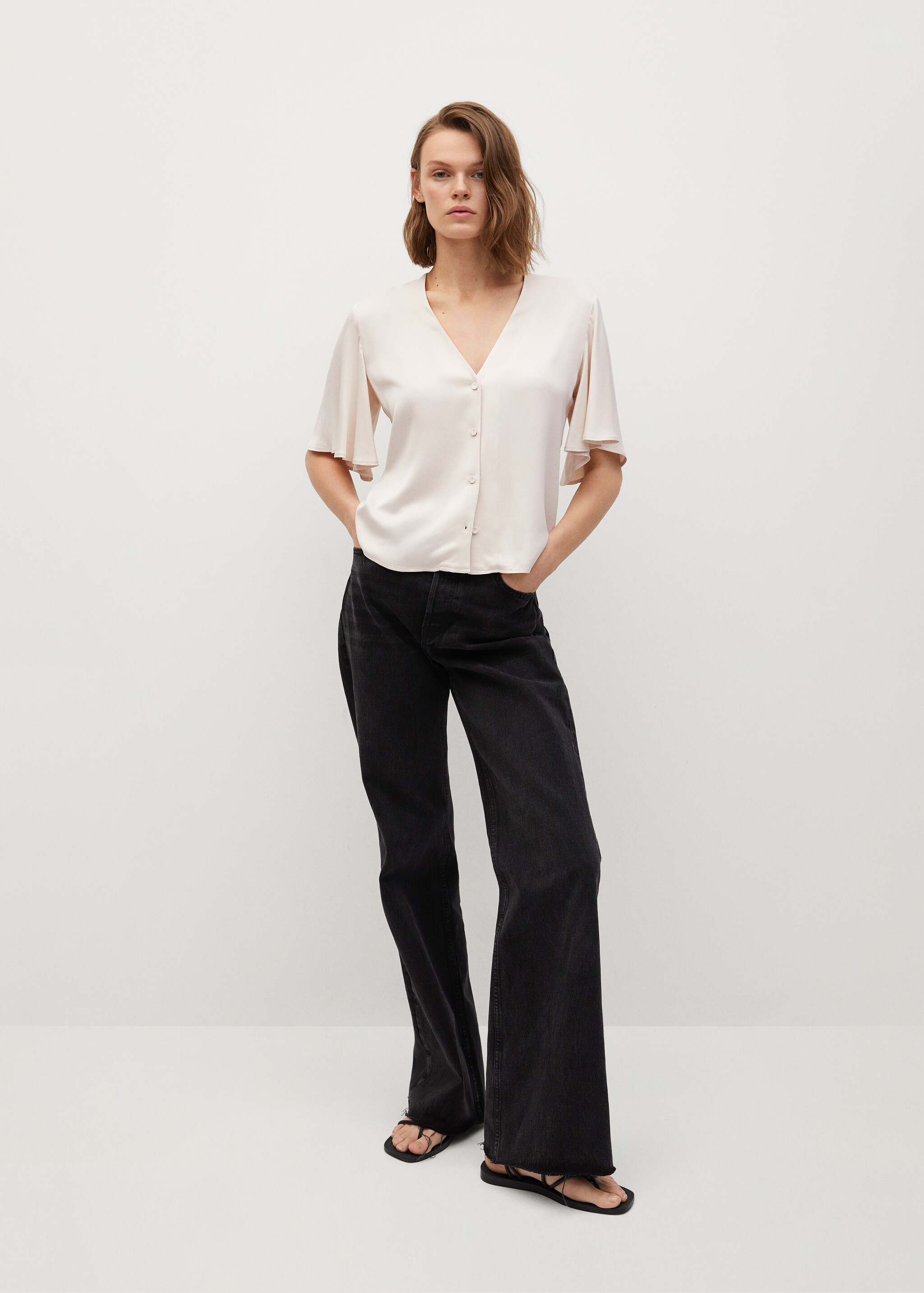 Blusa fluida satinada - Plano general