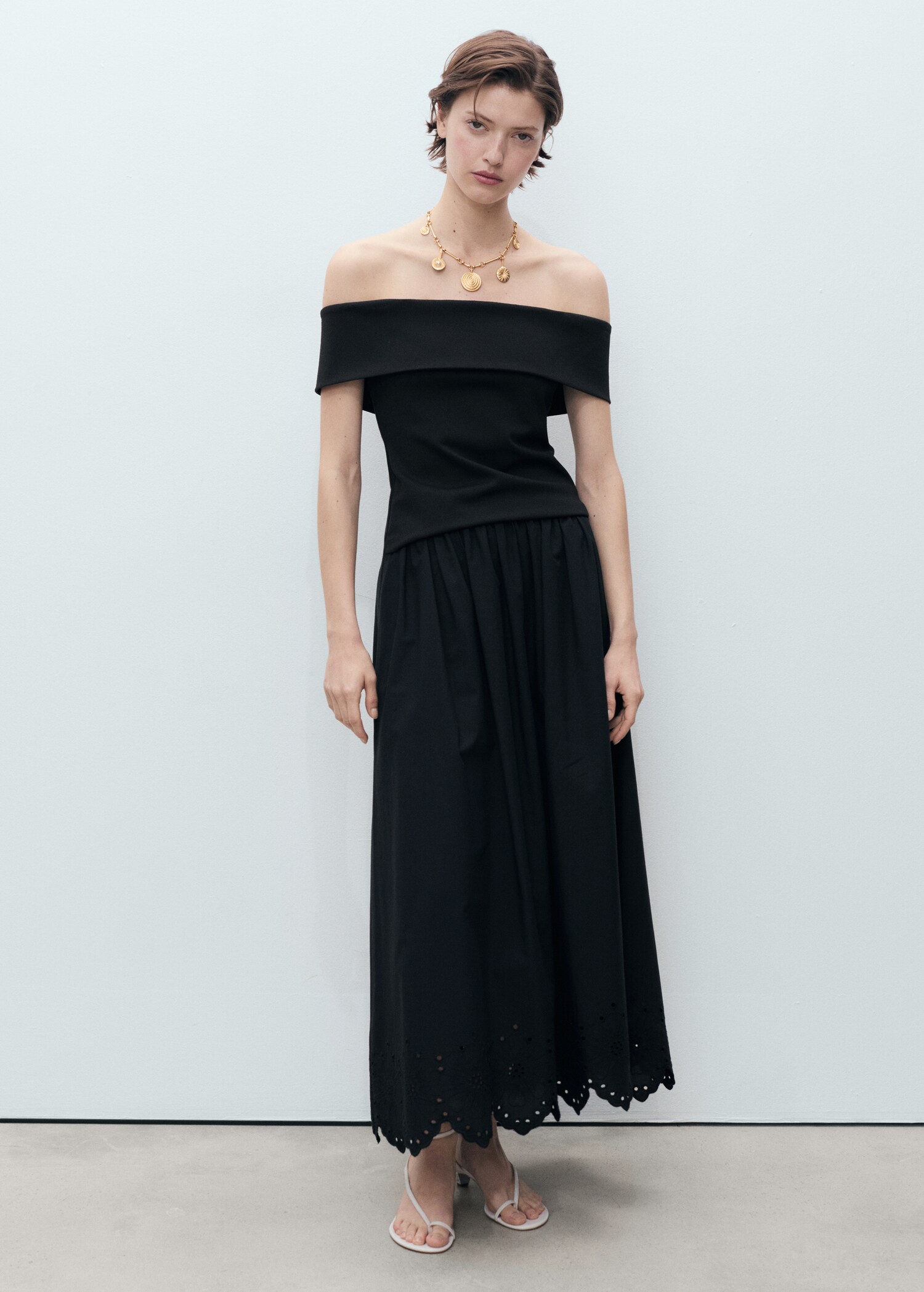 Cotton skirt with embroidered hem - General plane