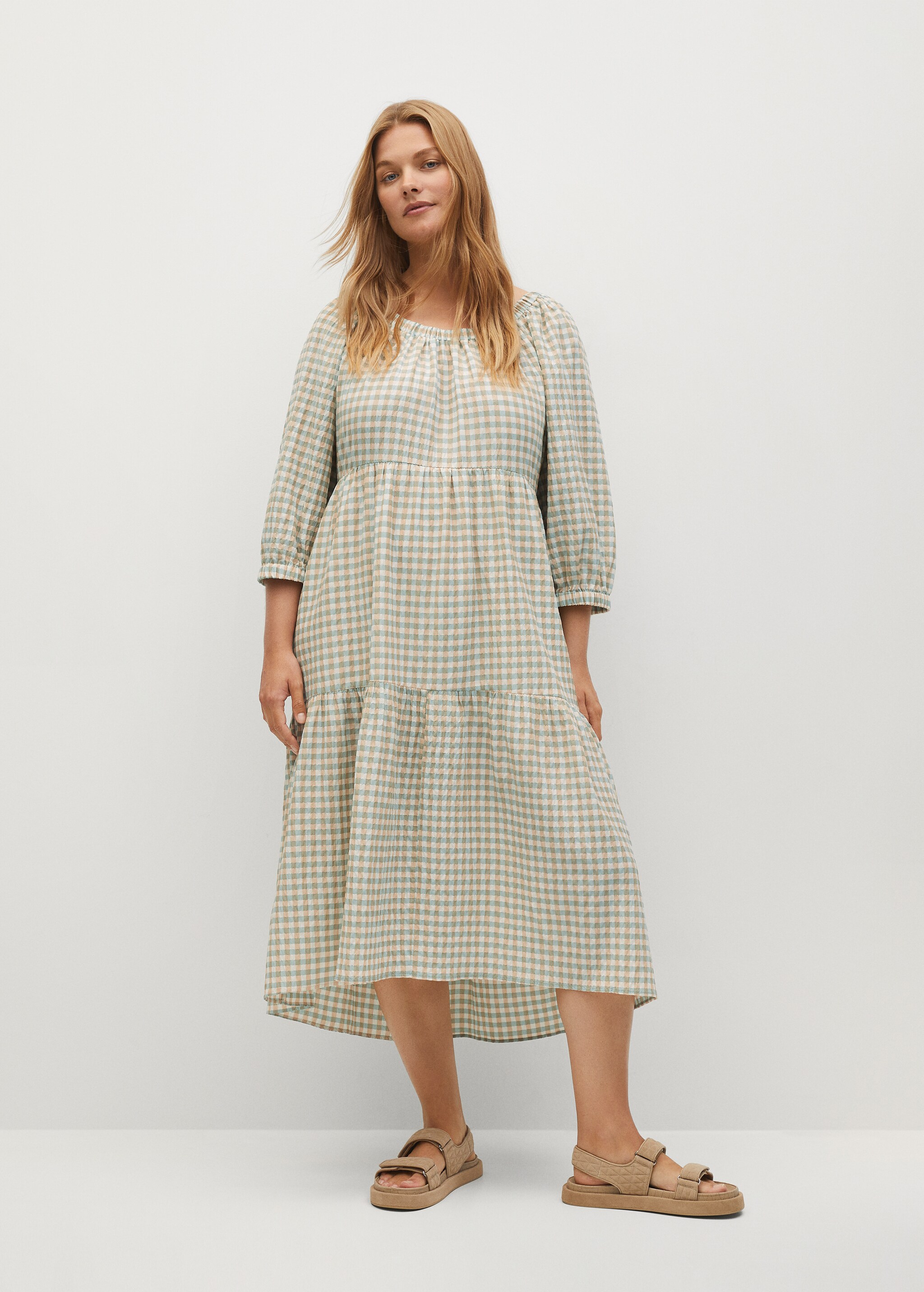 Vestido midi cuadros - Plano general