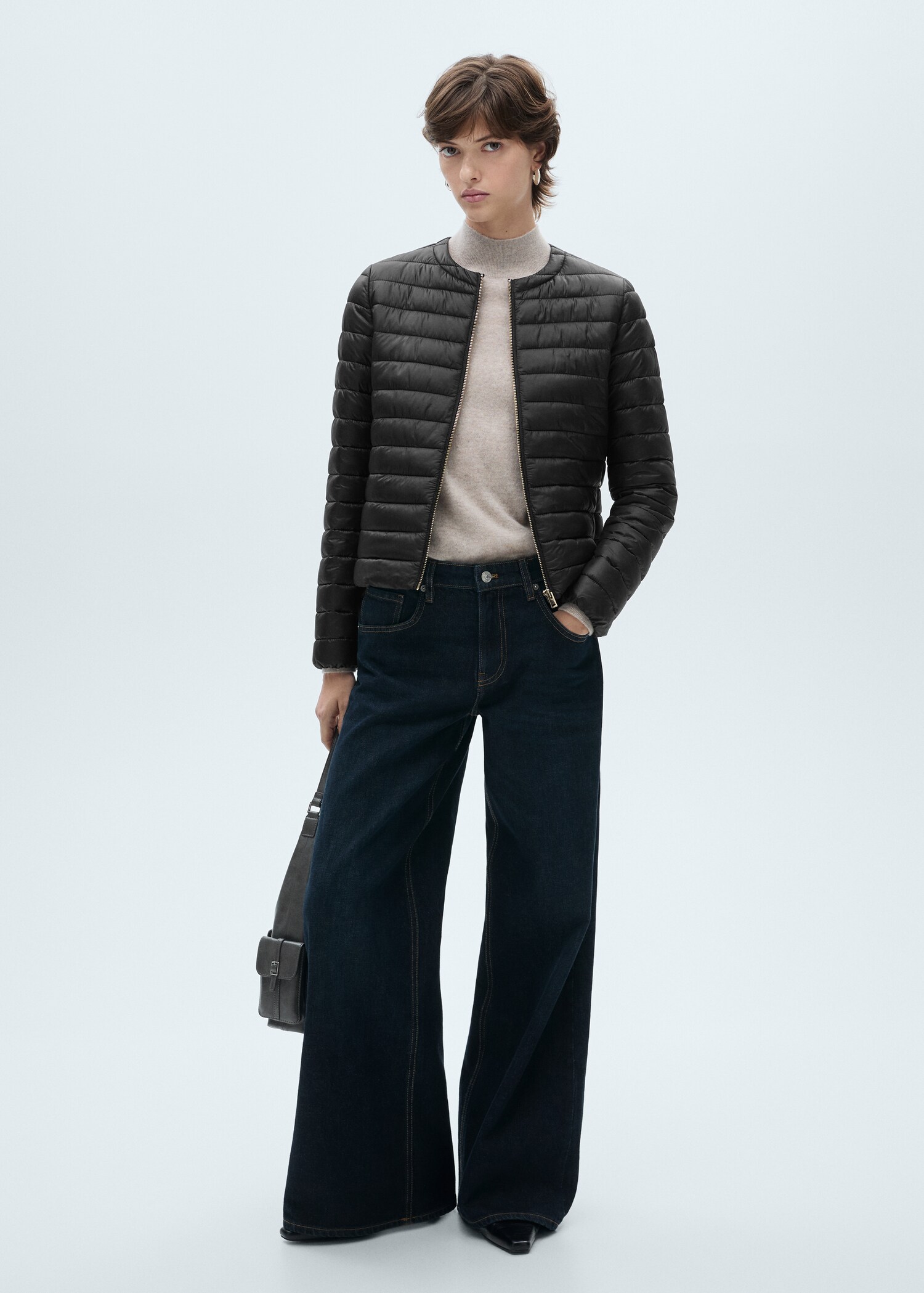 Short padded anorak with pockets - General plane