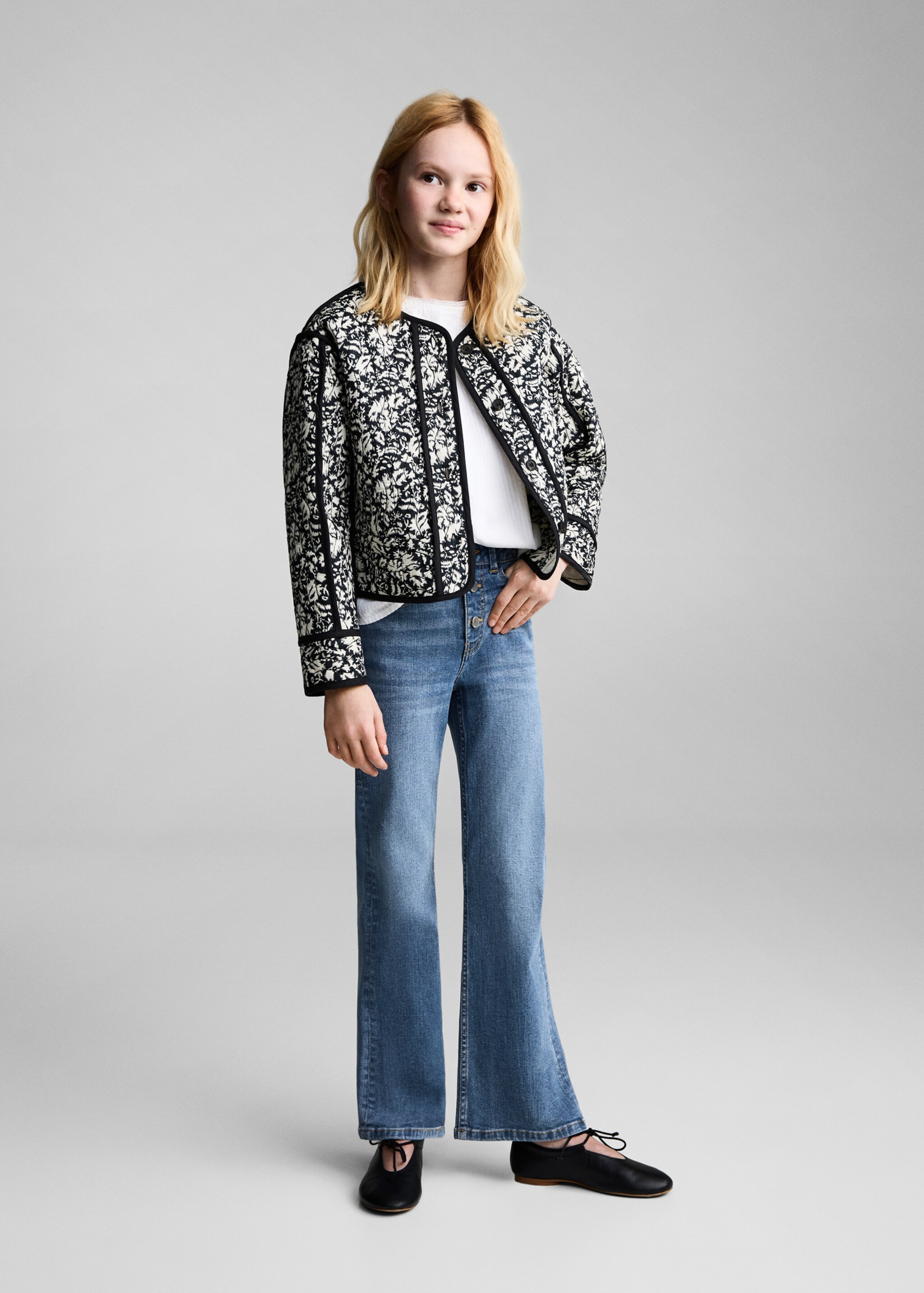 Jeans flare botones - Plano general, Azul medio. Ref: 87050423-00.