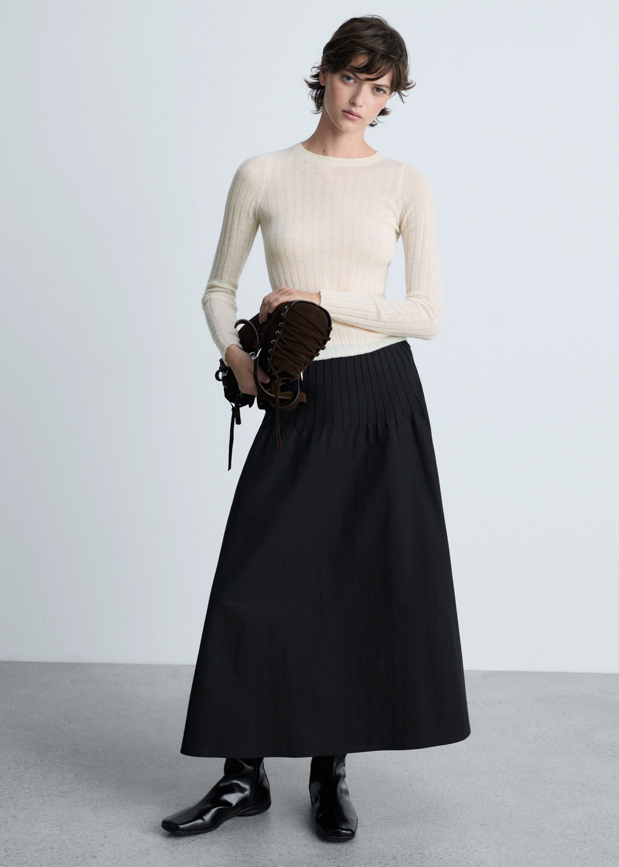 Pull-over maille côtelée col rond - Plan général, Blanc cassé. Ref: 87050426-00.