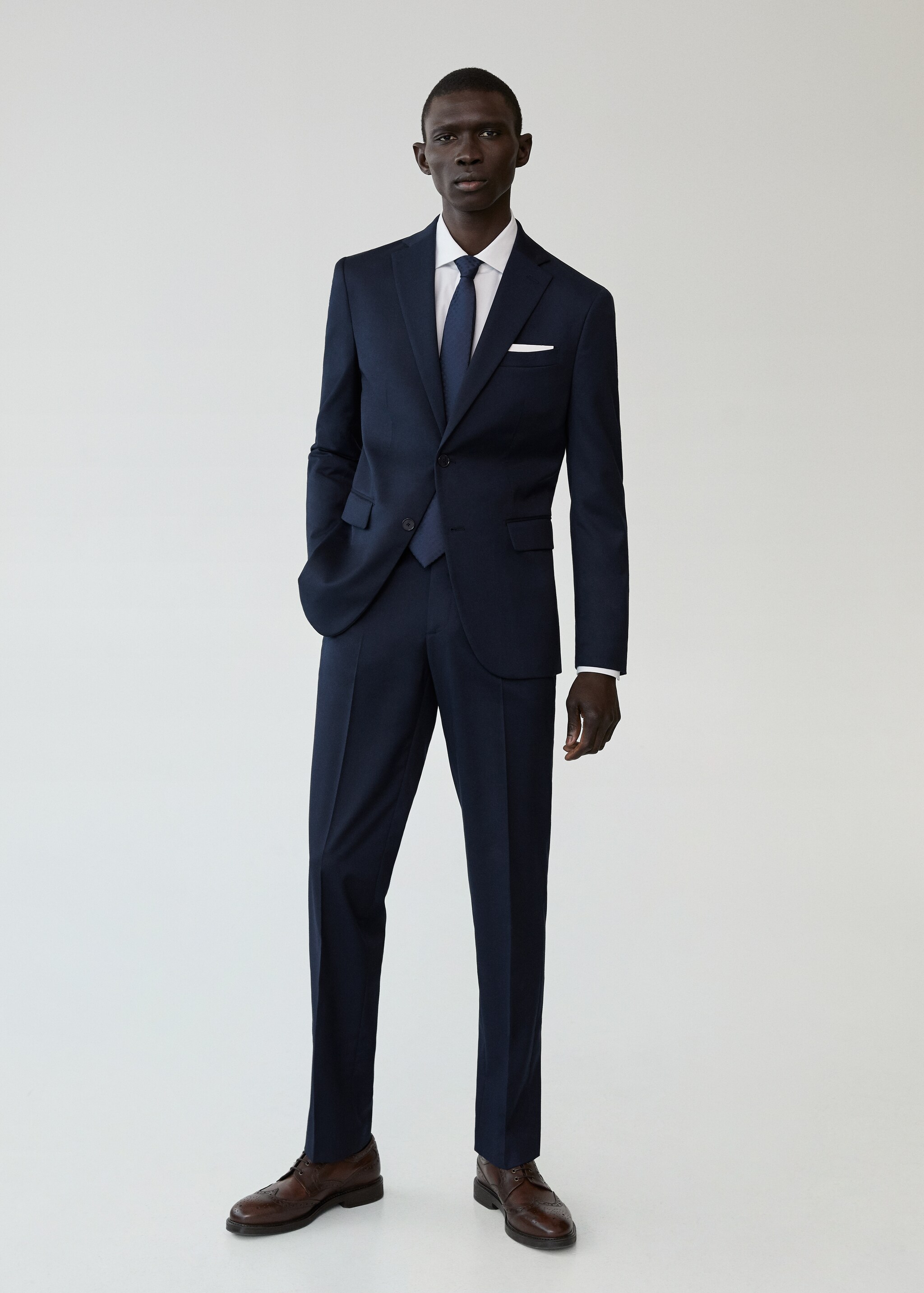 Pantalón traje regular fit microestructura - Plano general