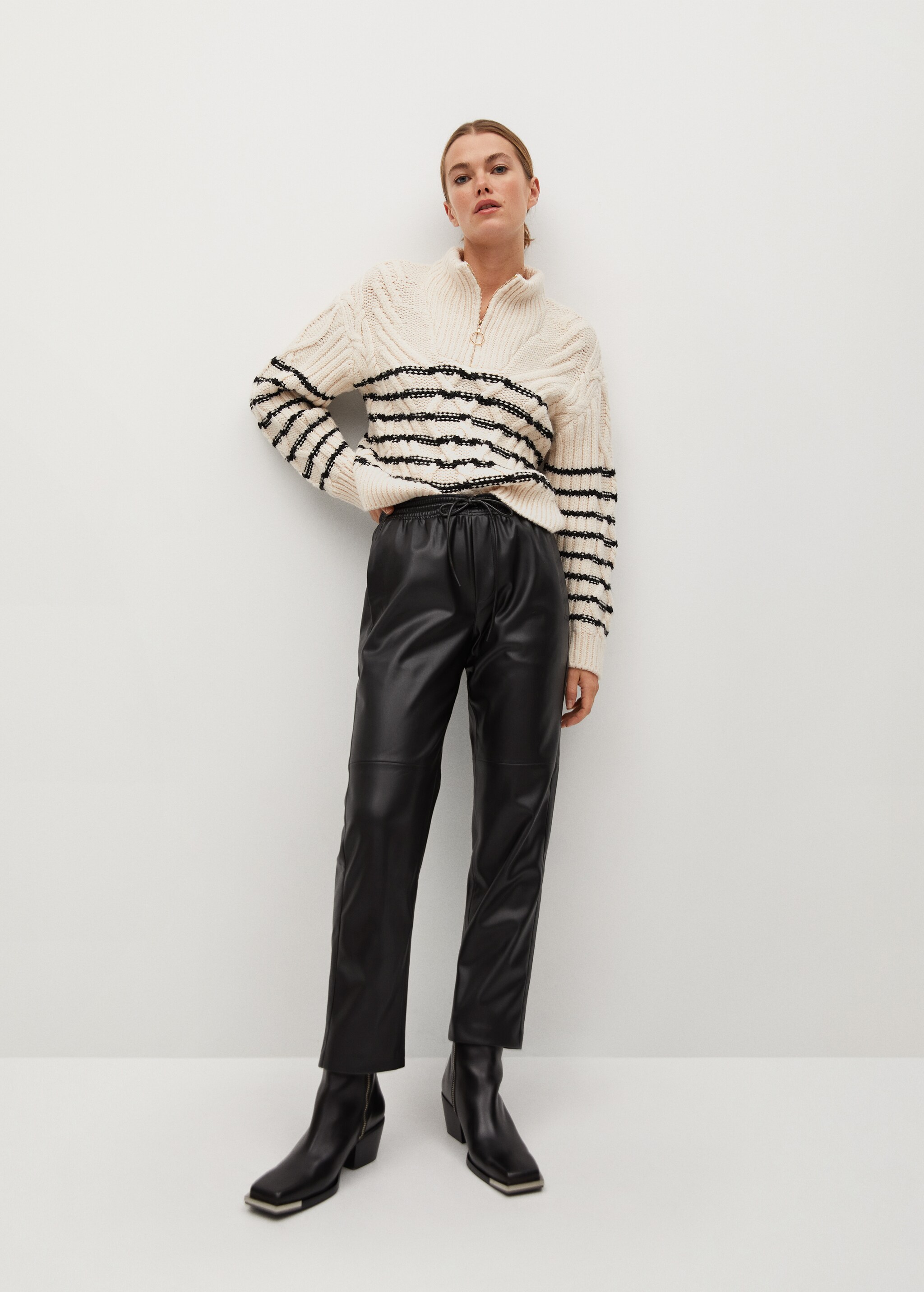 Pantalón cintura elástica efecto piel - Plano general