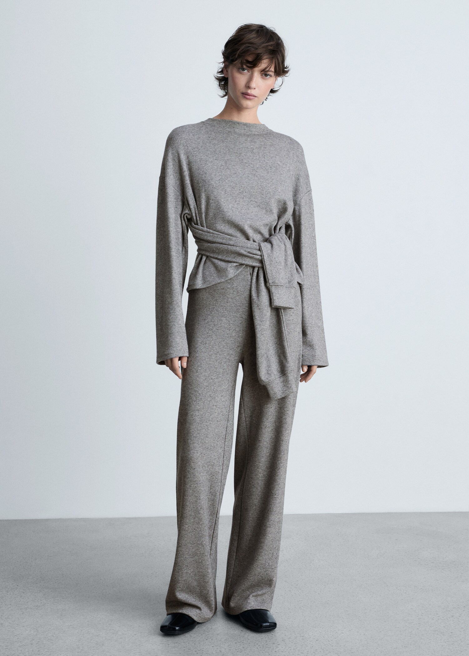 Sweatshirt with decorative sleeve - General plane