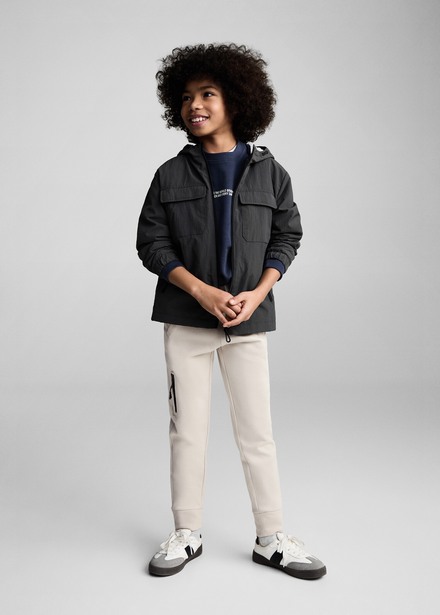 Jogger trousers with elastic waist - General plane