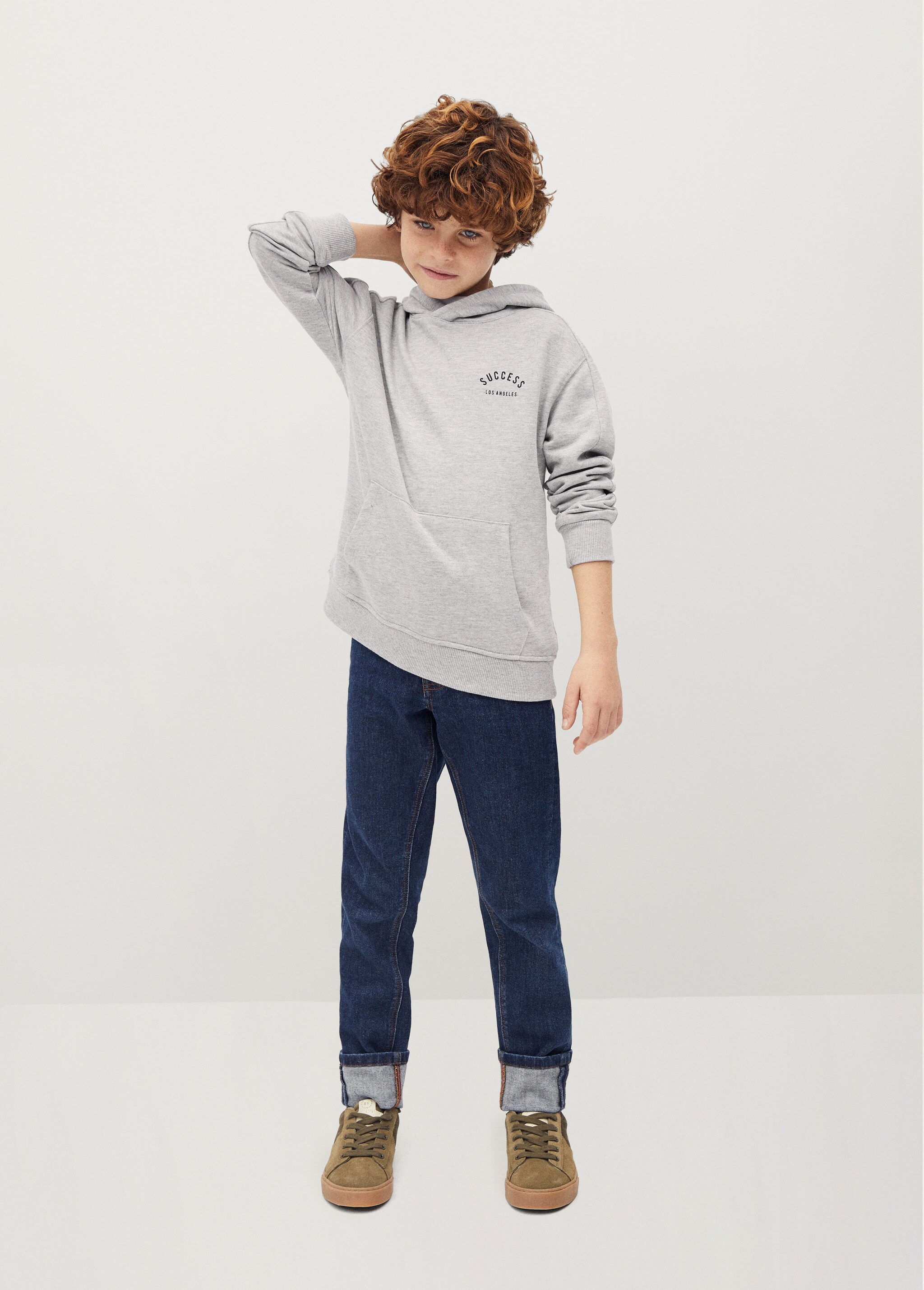Sudadera capucha mensaje - Plano general