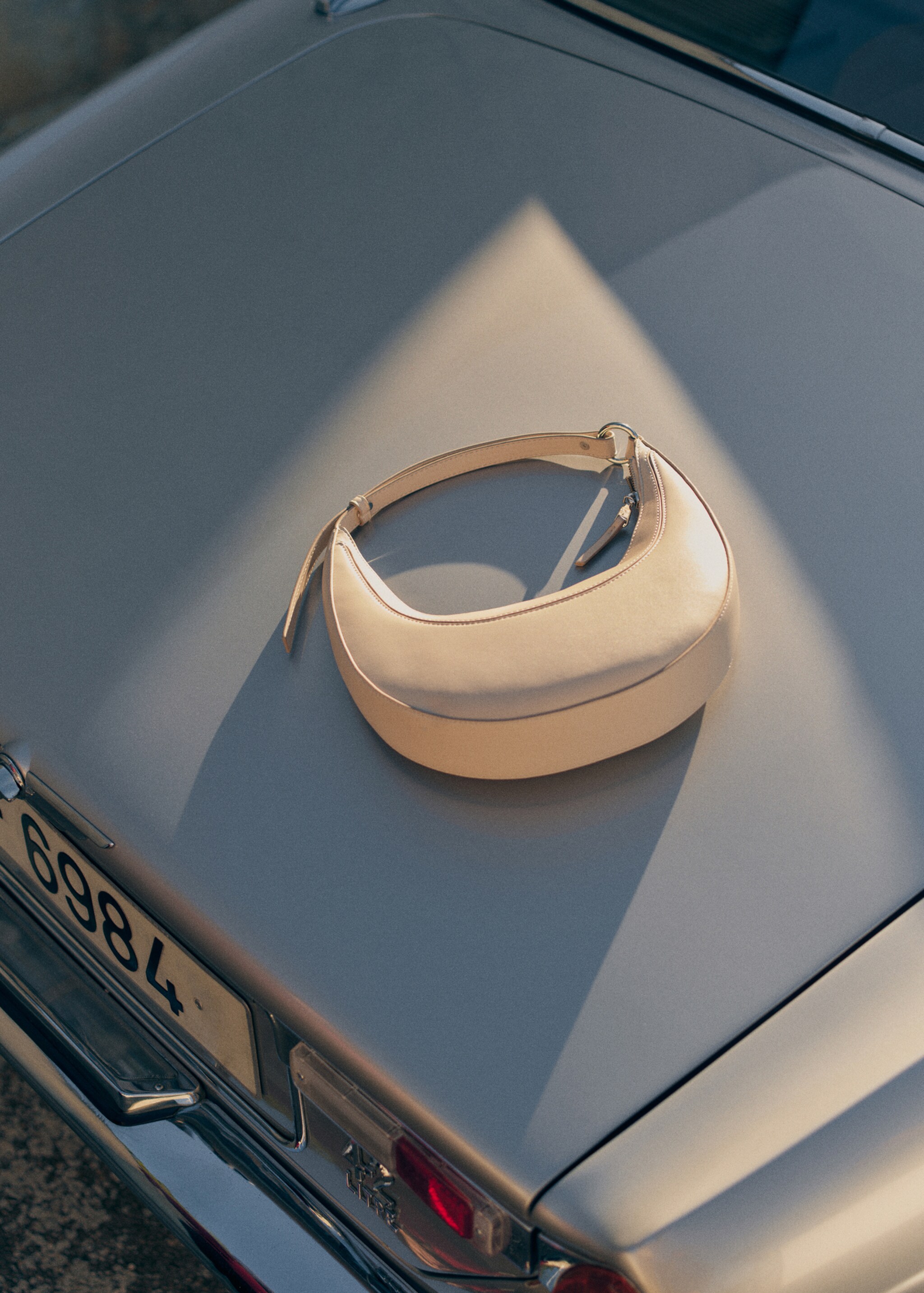 Oval shoulder bag - General plane, Off White. Ref: 87052537-00.