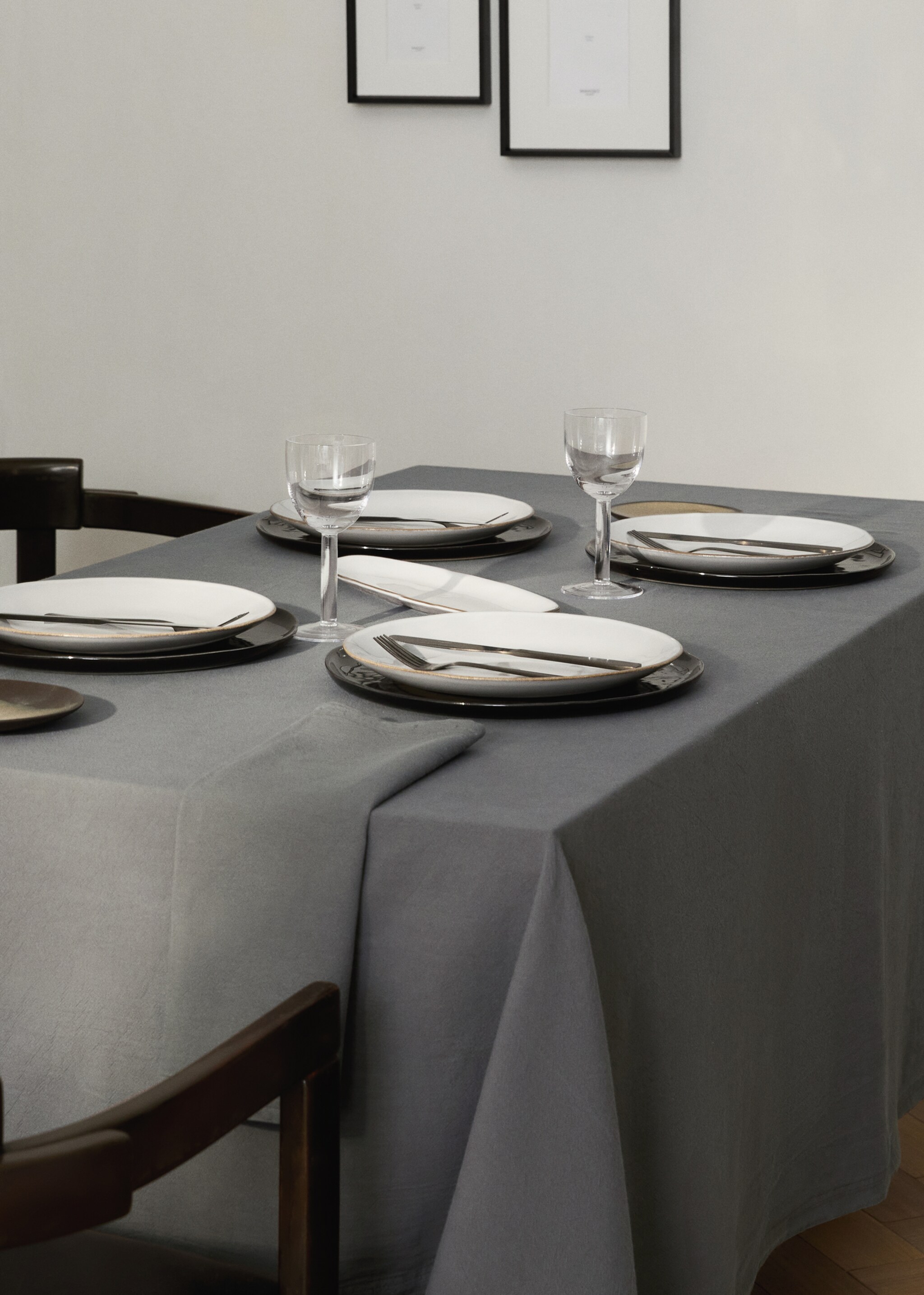100% cotton tablecloth for 6 to 8 people - General plane, Medium Grey. Ref: 87052547-00.