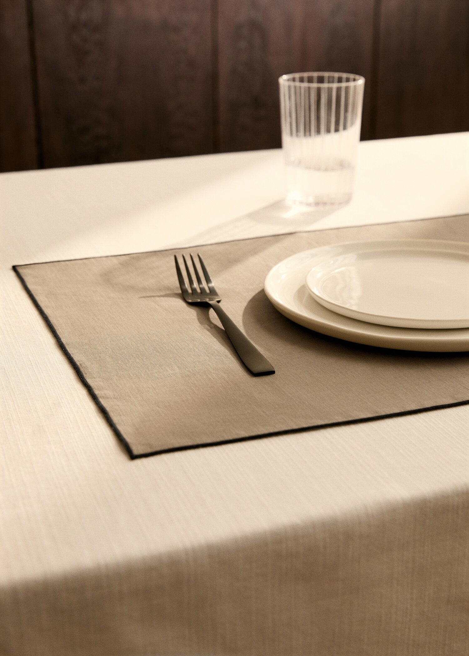 Set de table en lin détail de liséré - Plan général