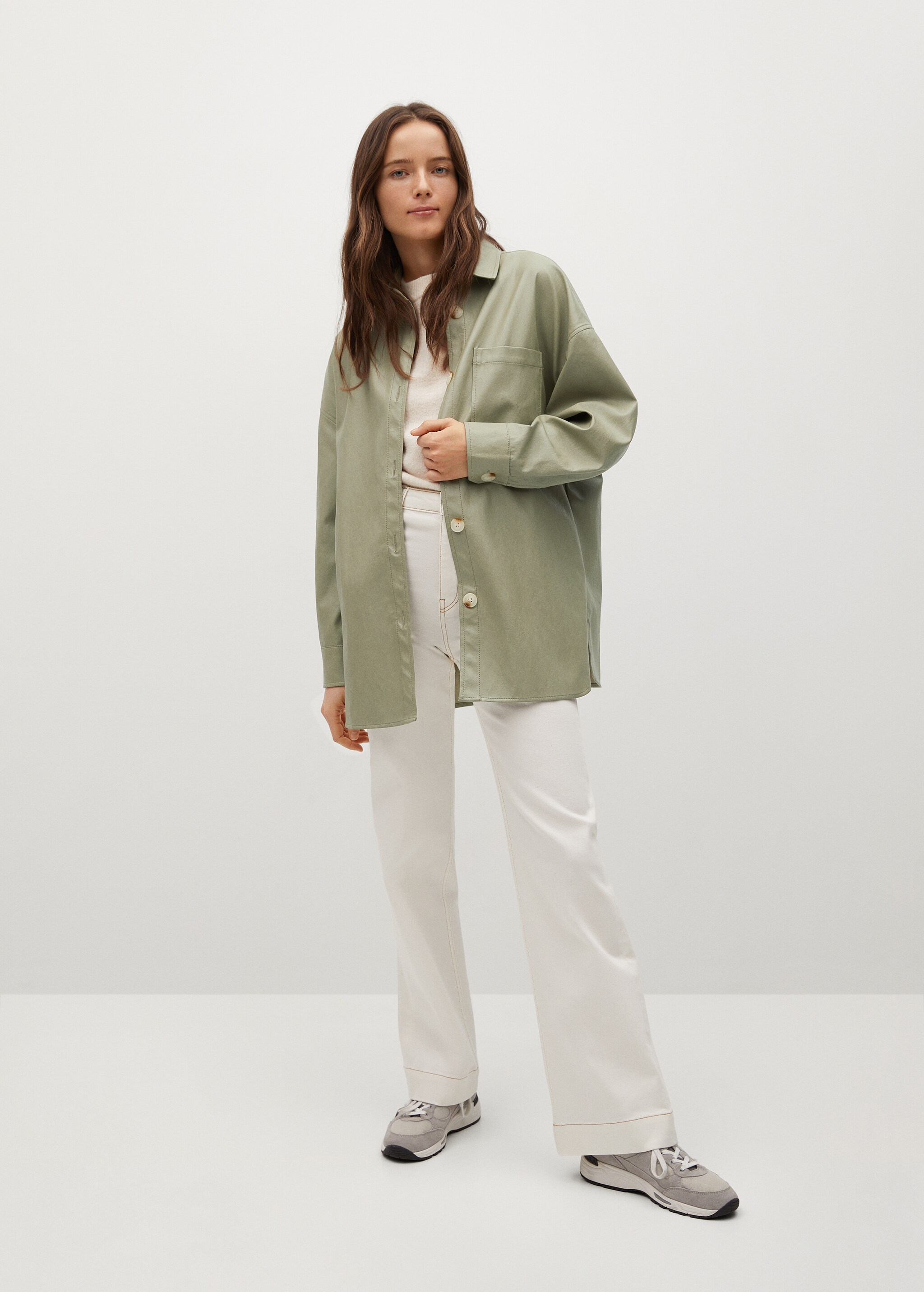 Sobrecamisa efecto piel oversize - Plano general