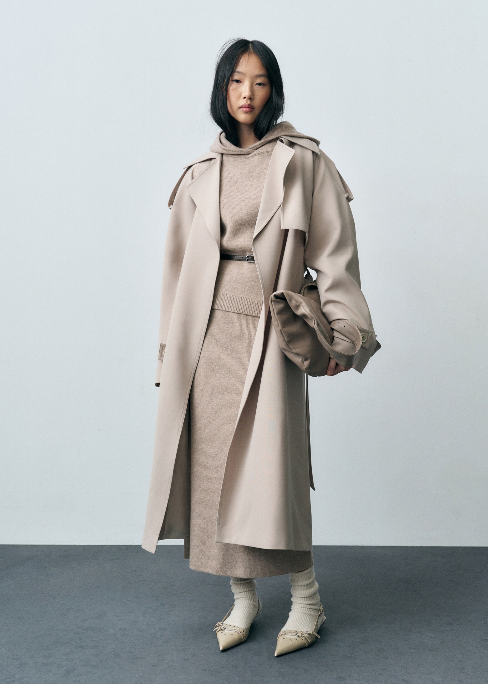 Svetr s kapucí ze směsi vlny - Celkový náhled, Písková. Ref: 87053283-00.