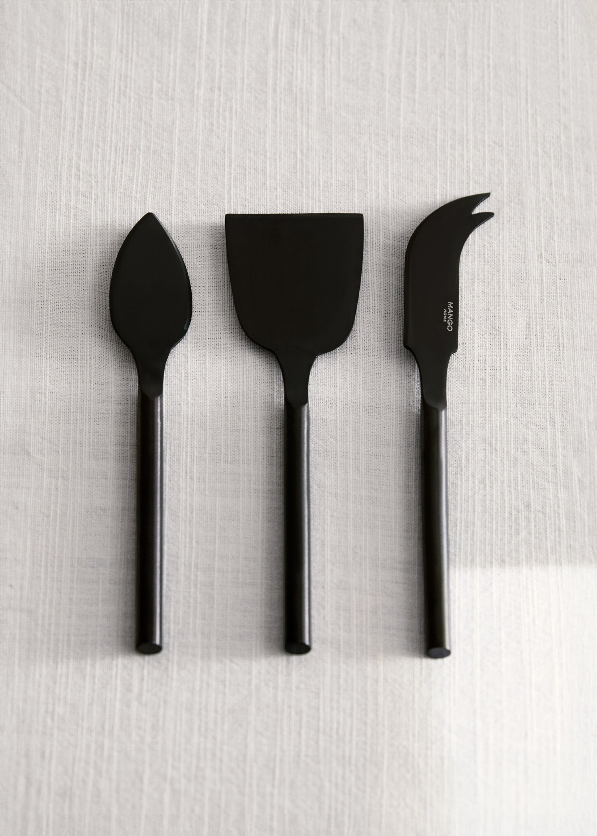Set of 3 matte steel cheese knives - General plane, Black. Ref: 87053297-00.