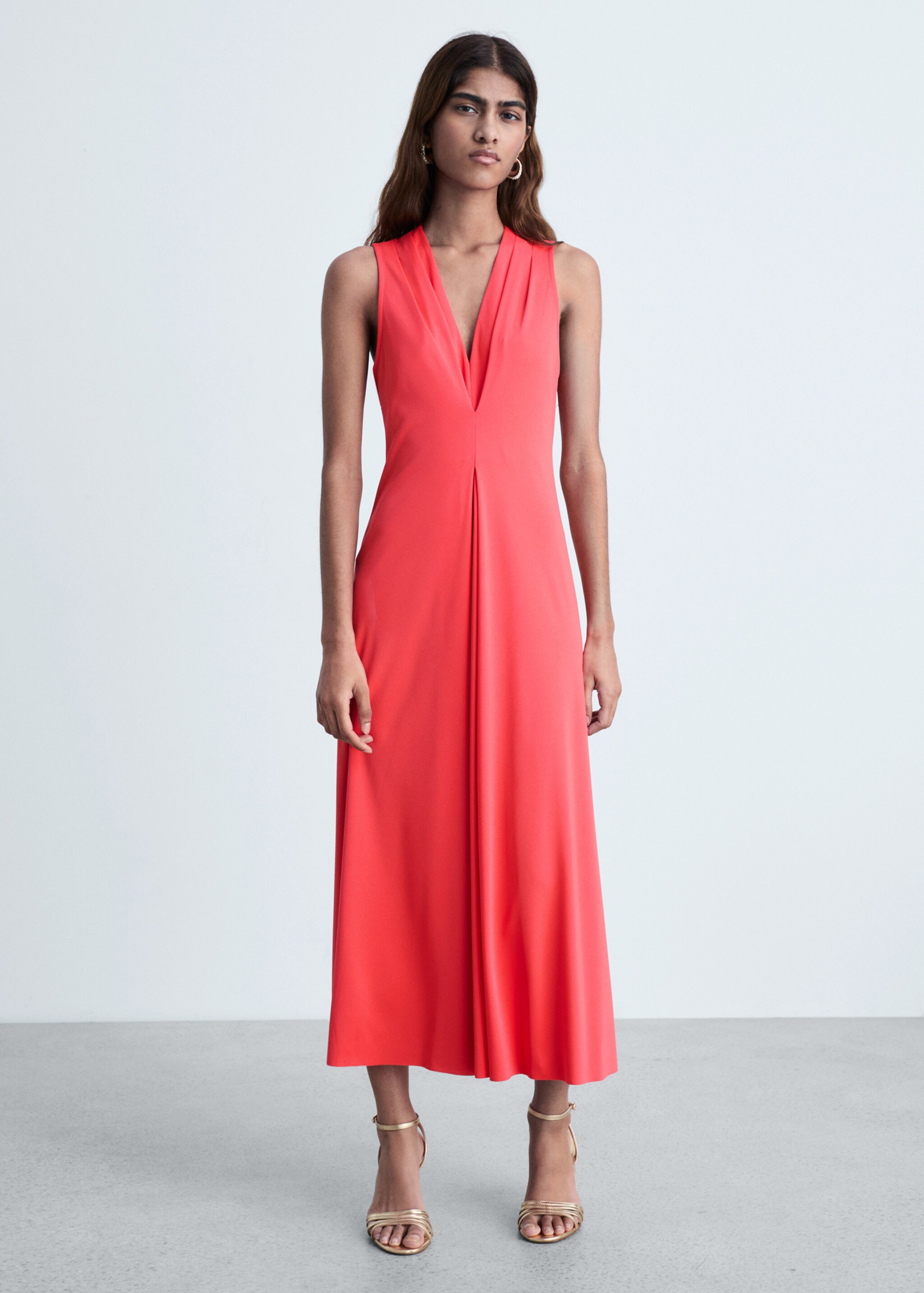 Robe en maille col V - Plan général, Saumon. Ref: 87054064-00.