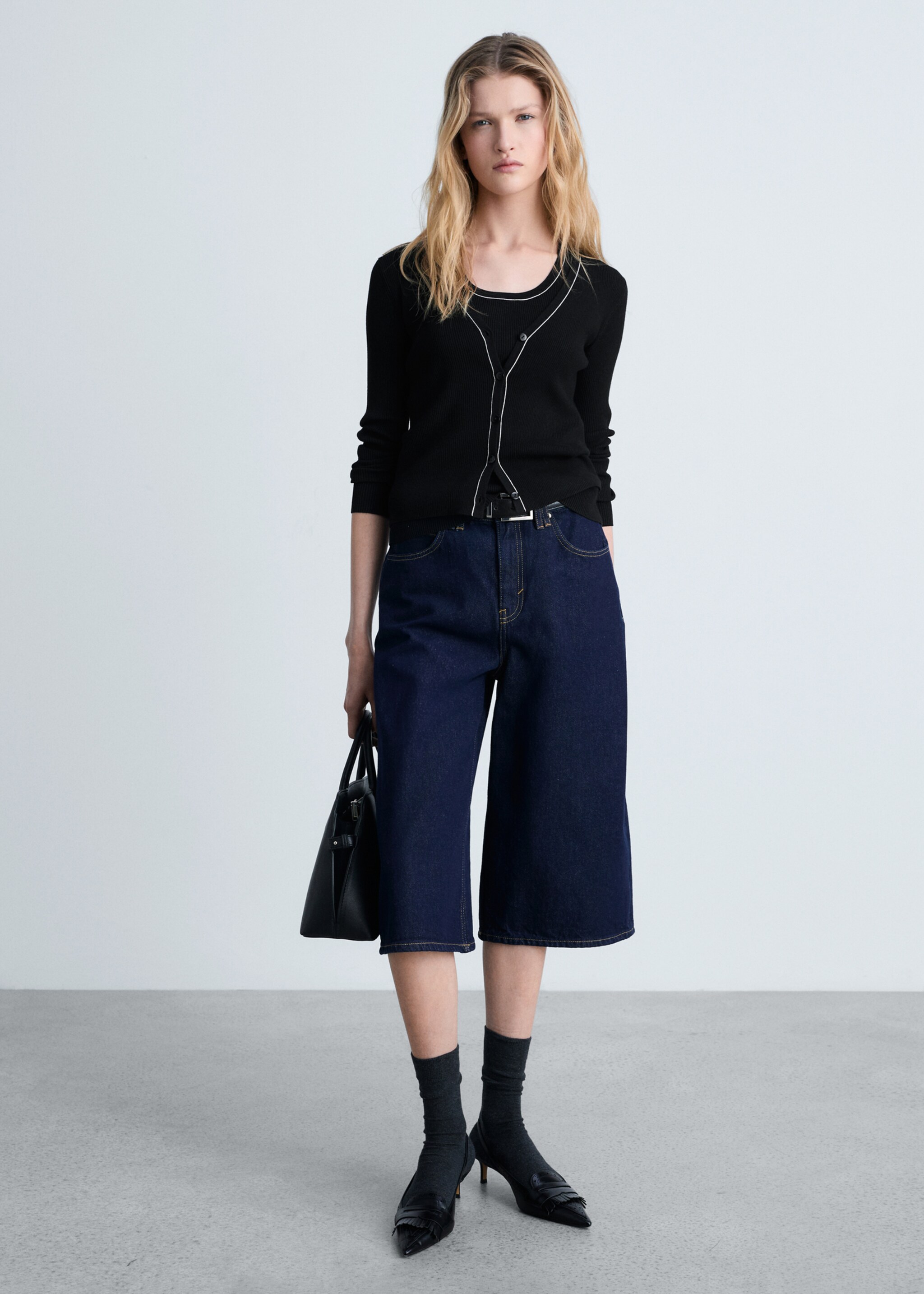 V-neck knitted cardigan - General plane, Black. Ref: 87054074-00.