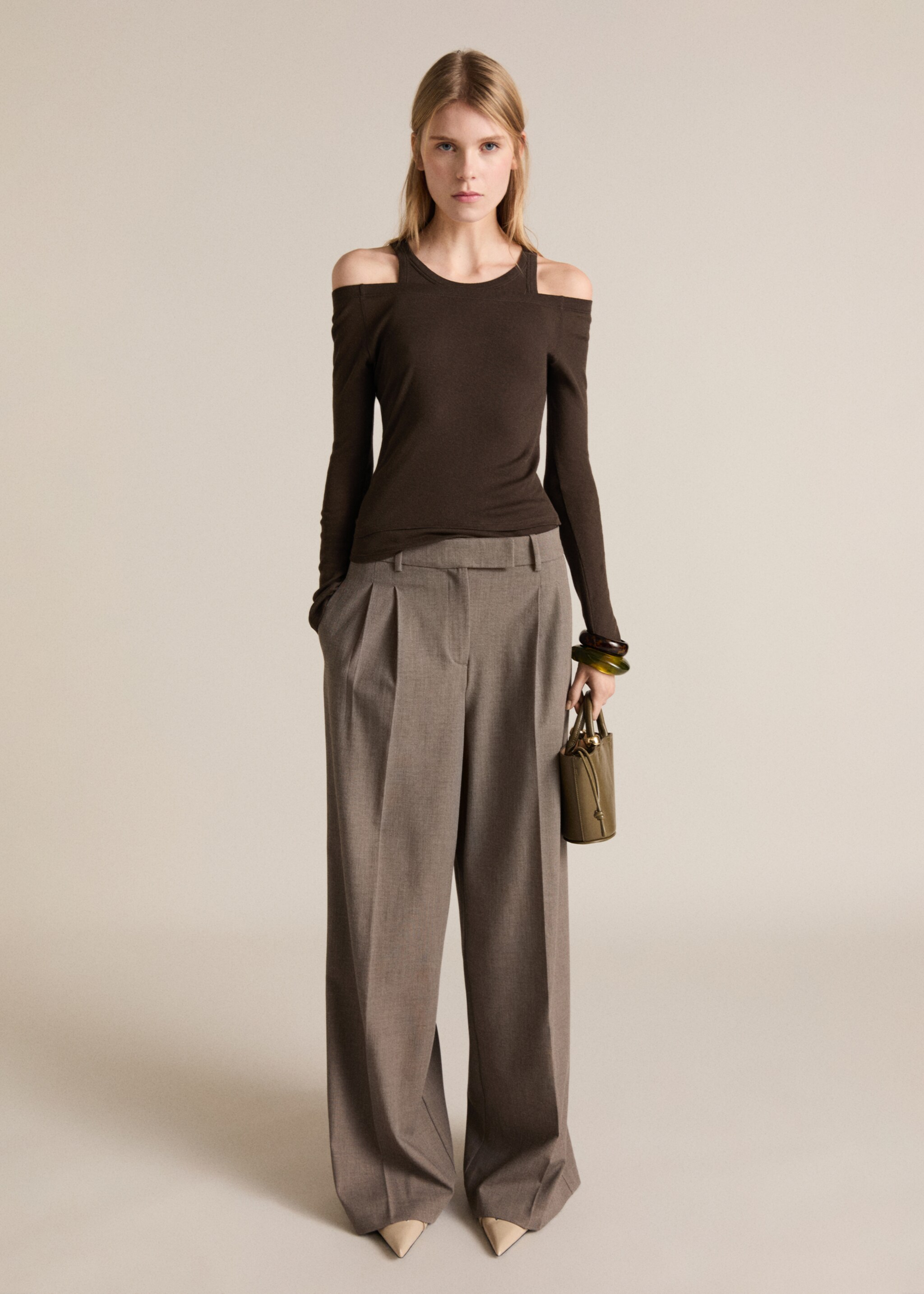 T-skjorte i bomullsblanding - Total bildeutsnitt, Brun. Ref: 87054092-00.