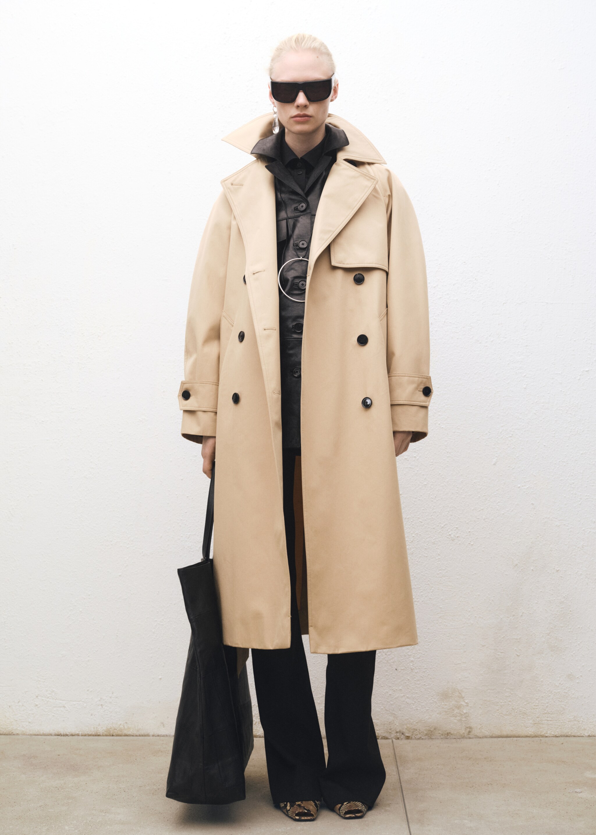 Langer Oversized-Trenchcoat aus Baumwolle - Allgemeine Ansicht, Beige. Ref: 87054424-00.