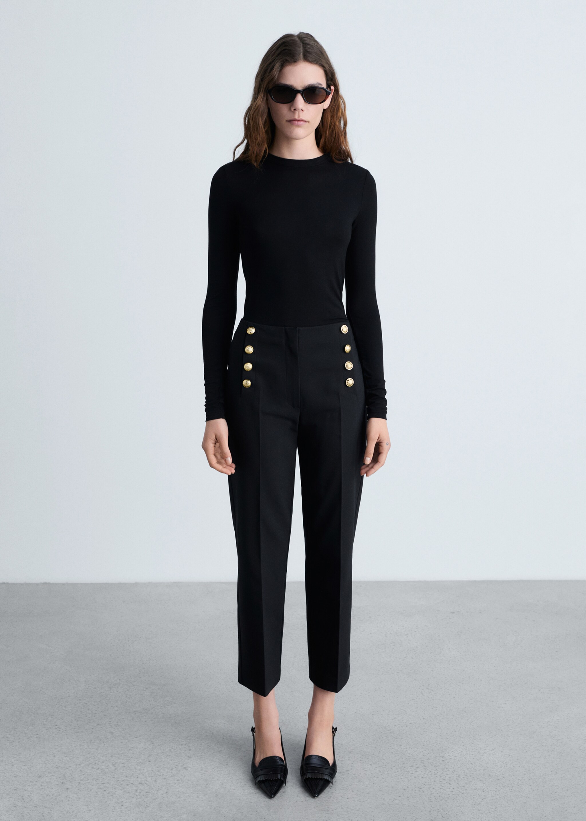 Παντελόνι σε ίσια γραμμή με κουμπιά κοσμήματα - Γενικό πλάνο, Μαύρο. Ref: 87054801-00.