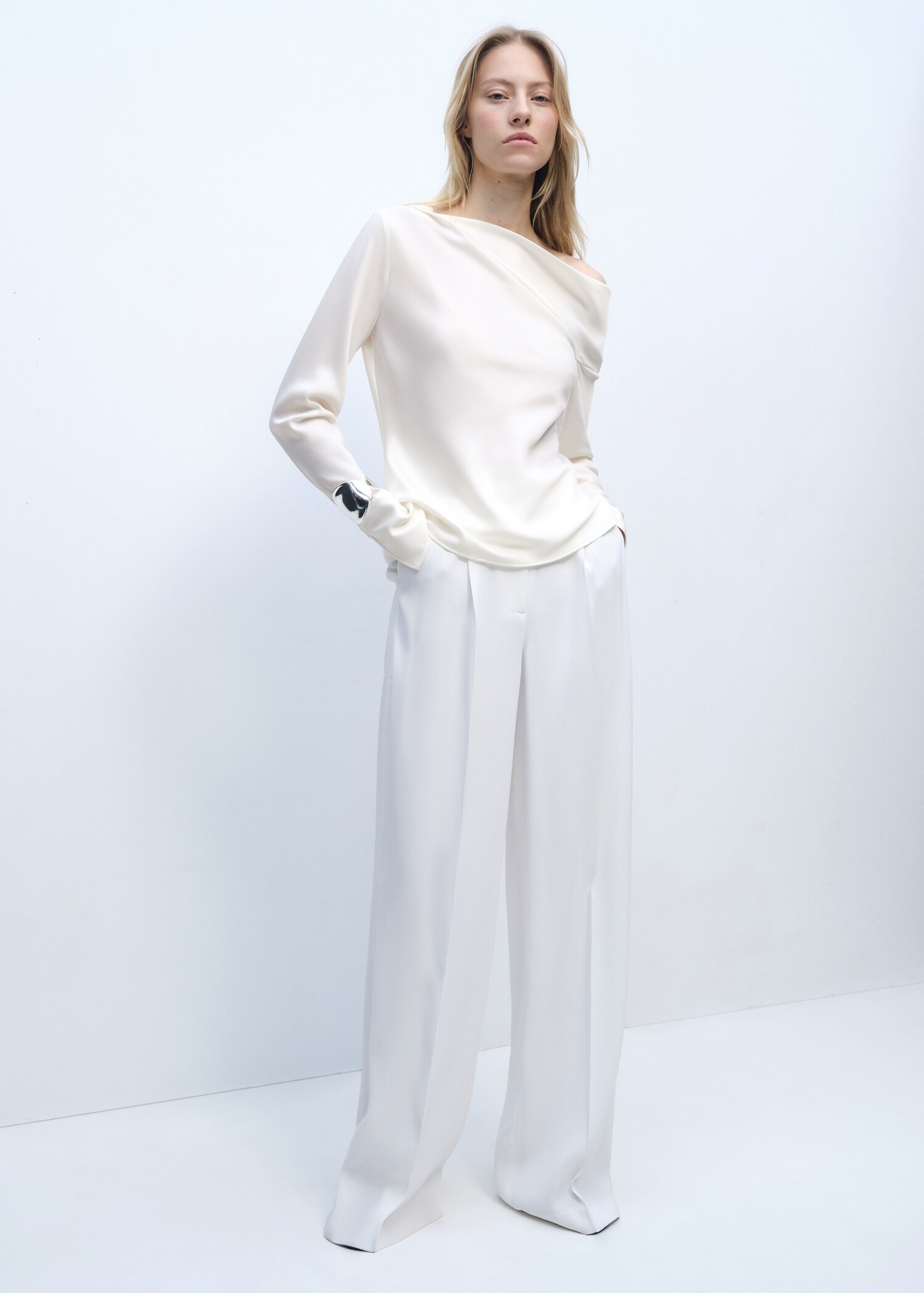 Satin blouse with draped neck - General plane