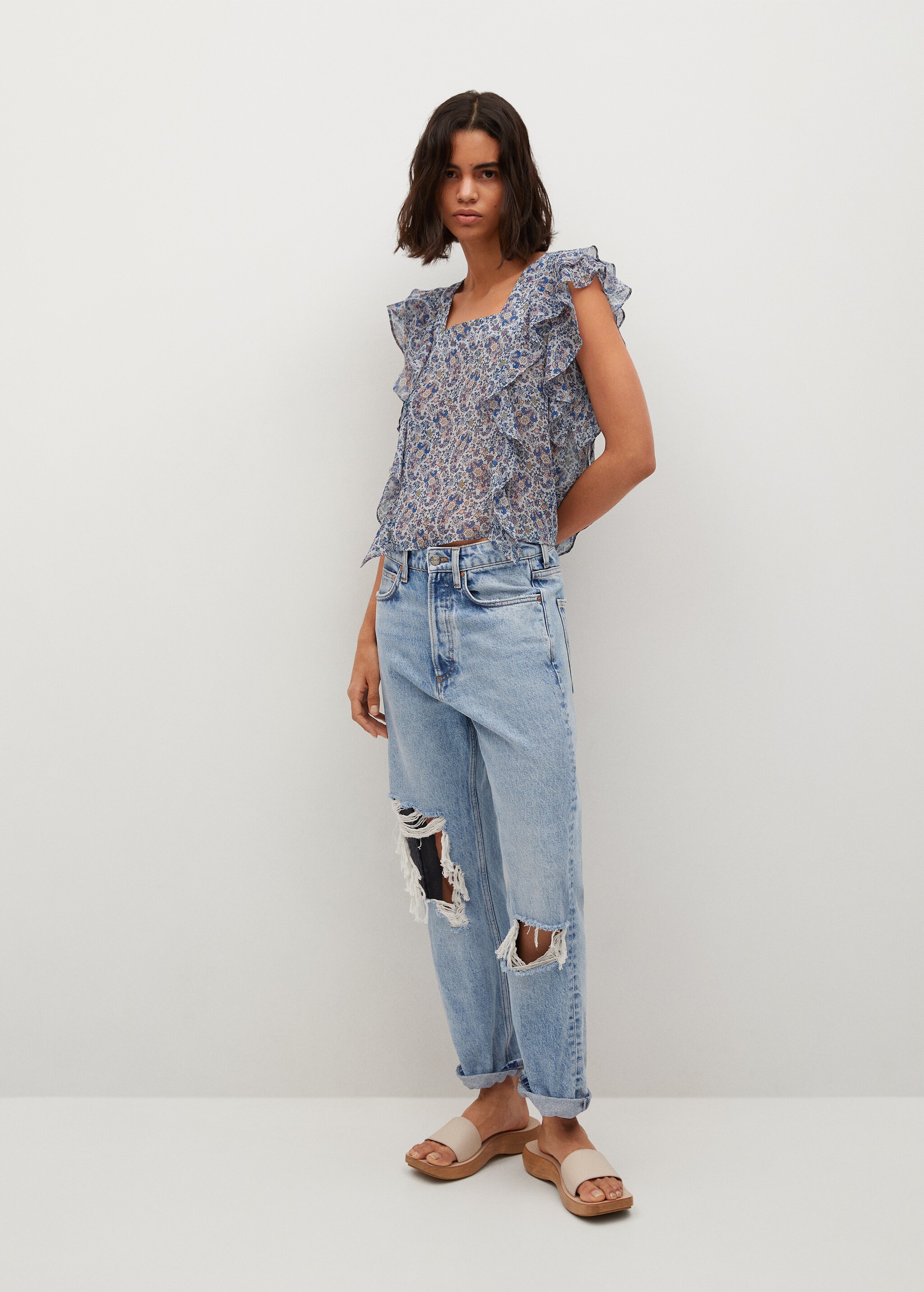 Blusa estampada volantes - Plano general