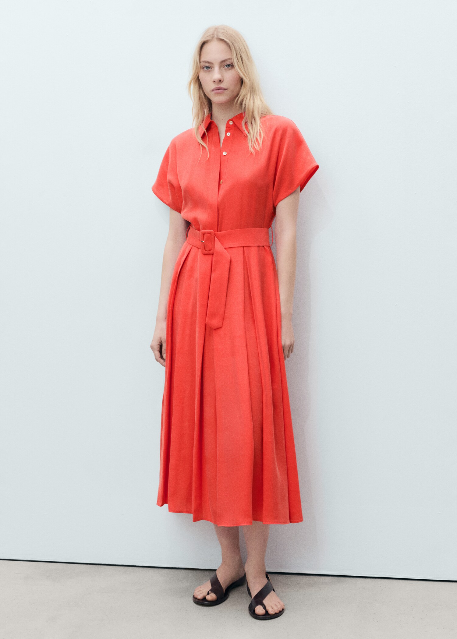 Vestido midi evasé cinturón - Plano general