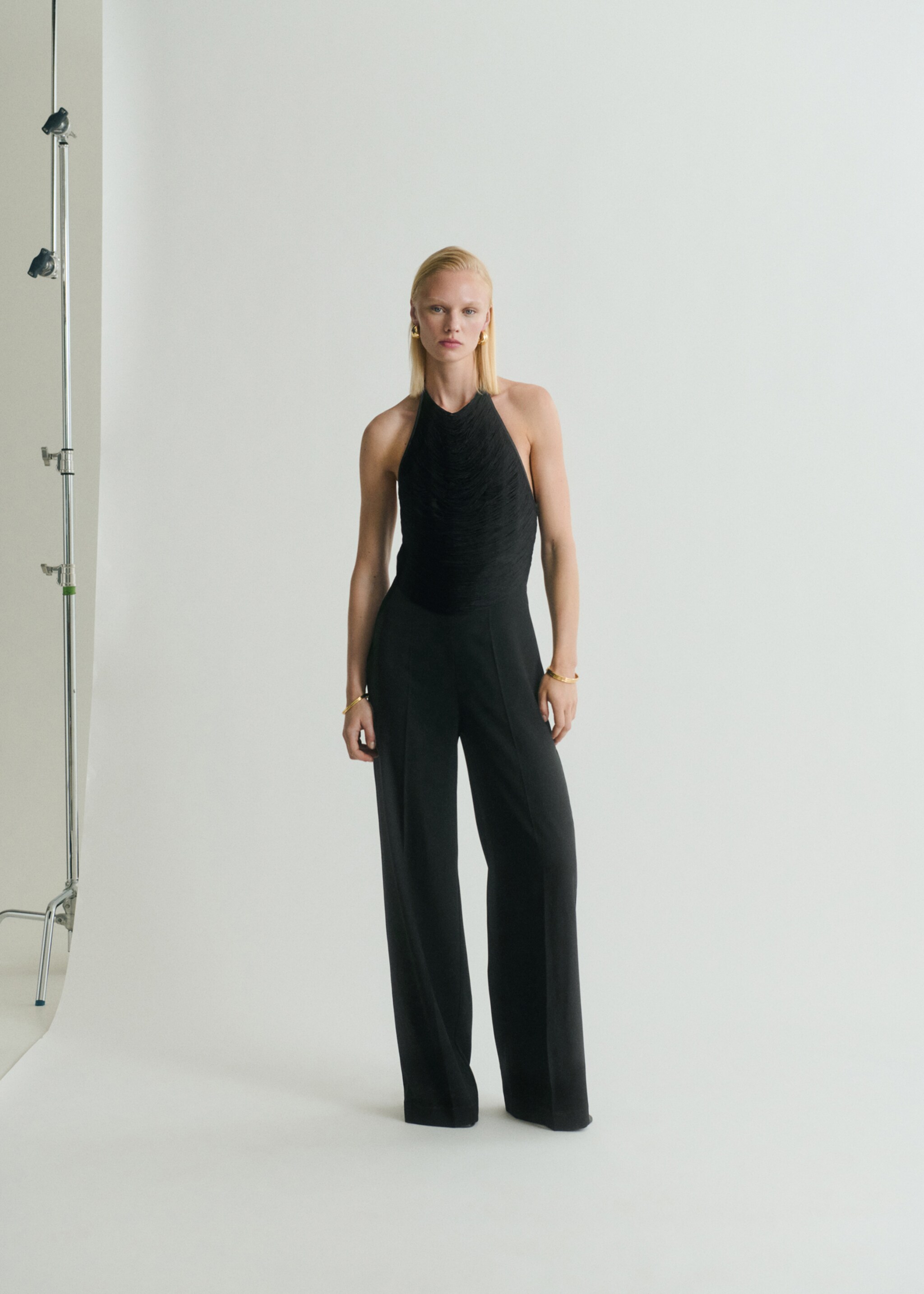 Halter neck jumpsuit - General plane, Black. Ref: 87059066-00.