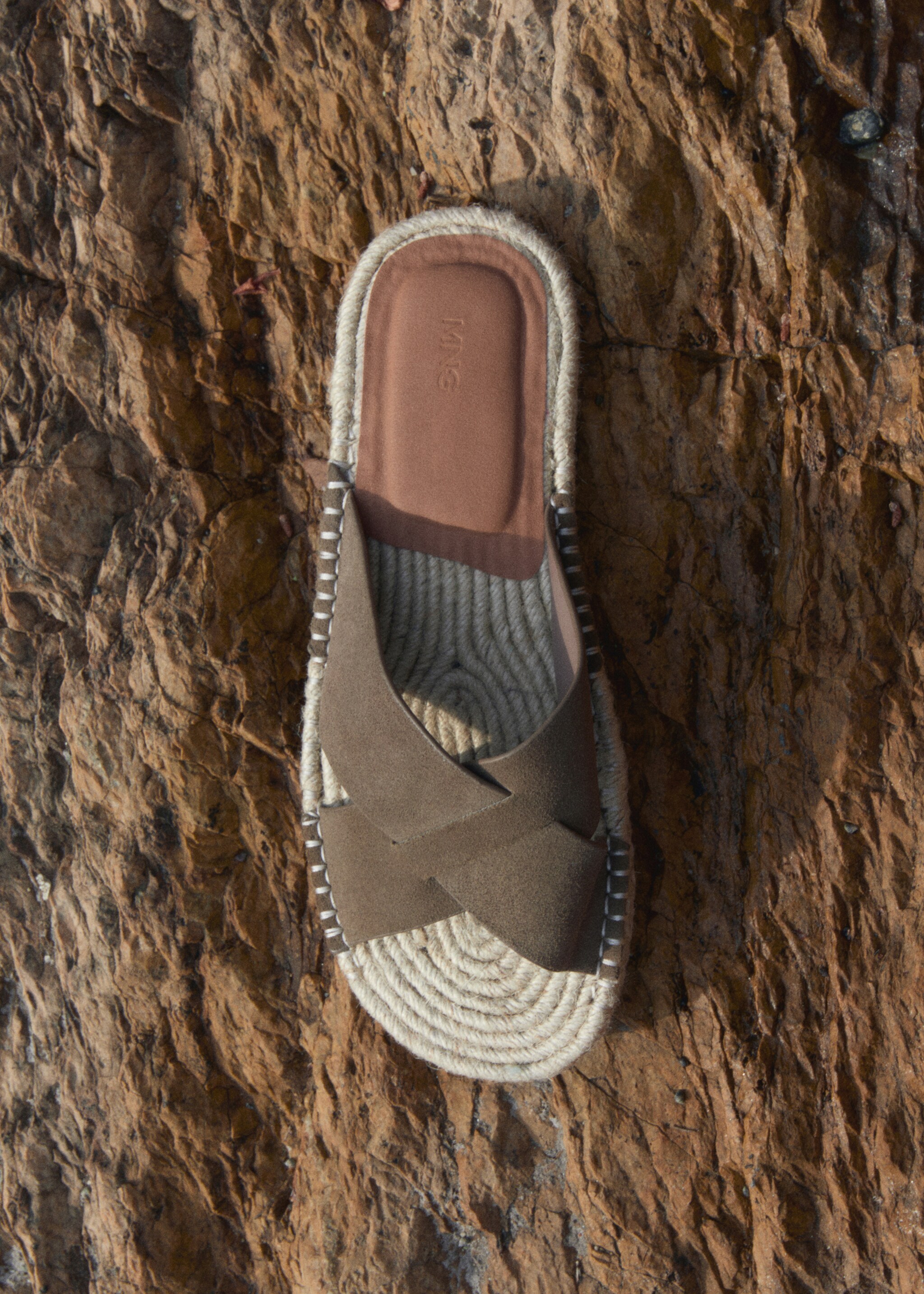 Sandales cuir nappa lanières croisées - Plan général, Marron moyen. Ref: 87059204-00.