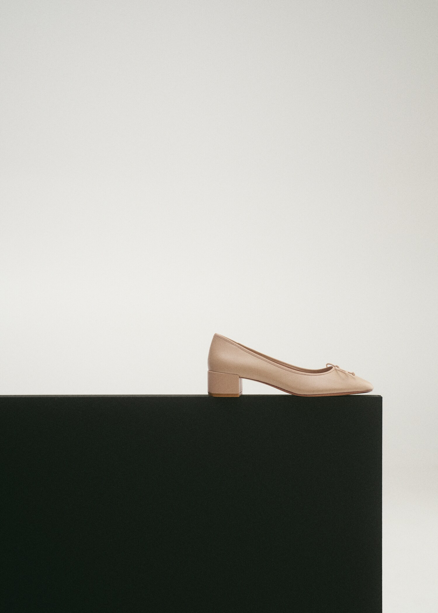 Bailarina tacón piel lazo - Plano general