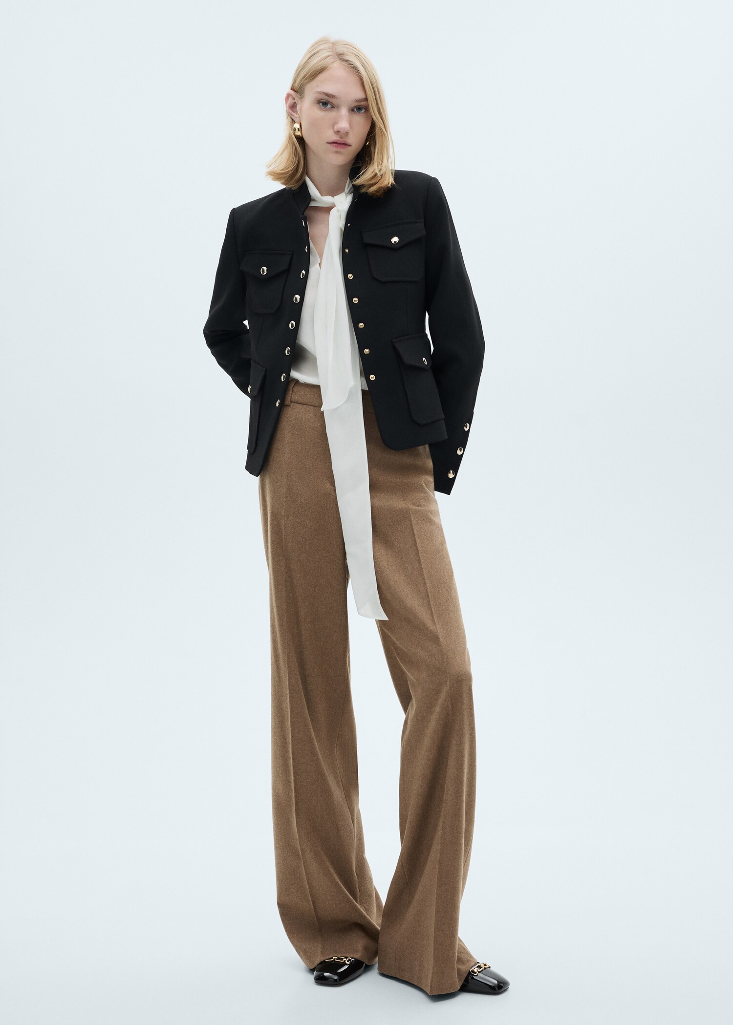 Jacket pockets with button detail - General plane