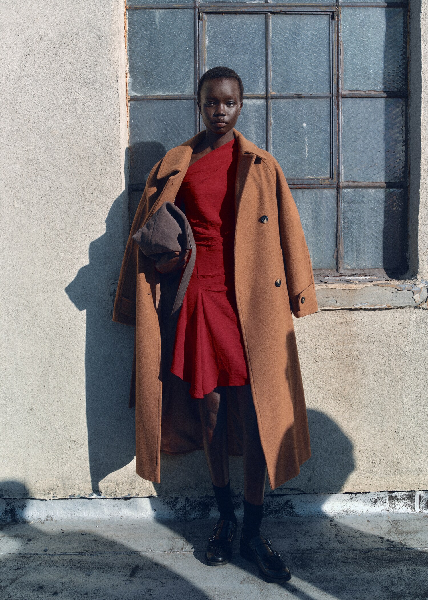 Drapiertes Kleid mit asymmetrischem Design - Allgemeine Ansicht