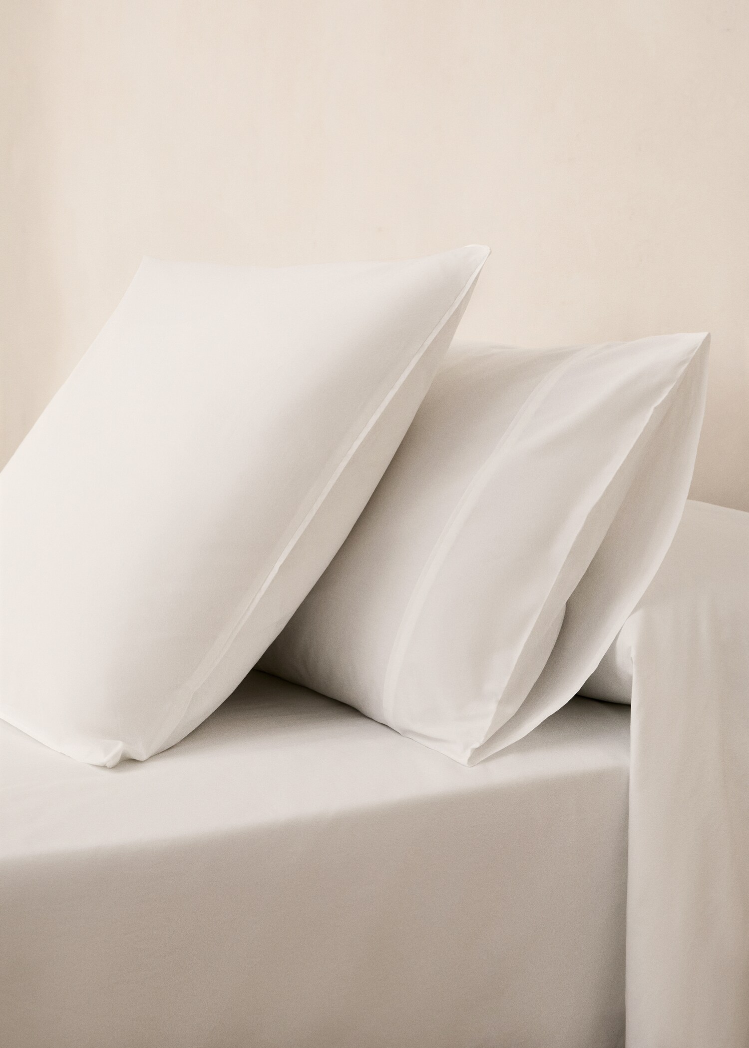Two 300-thread count cotton percale pillowcases 50x75 cm - General plane