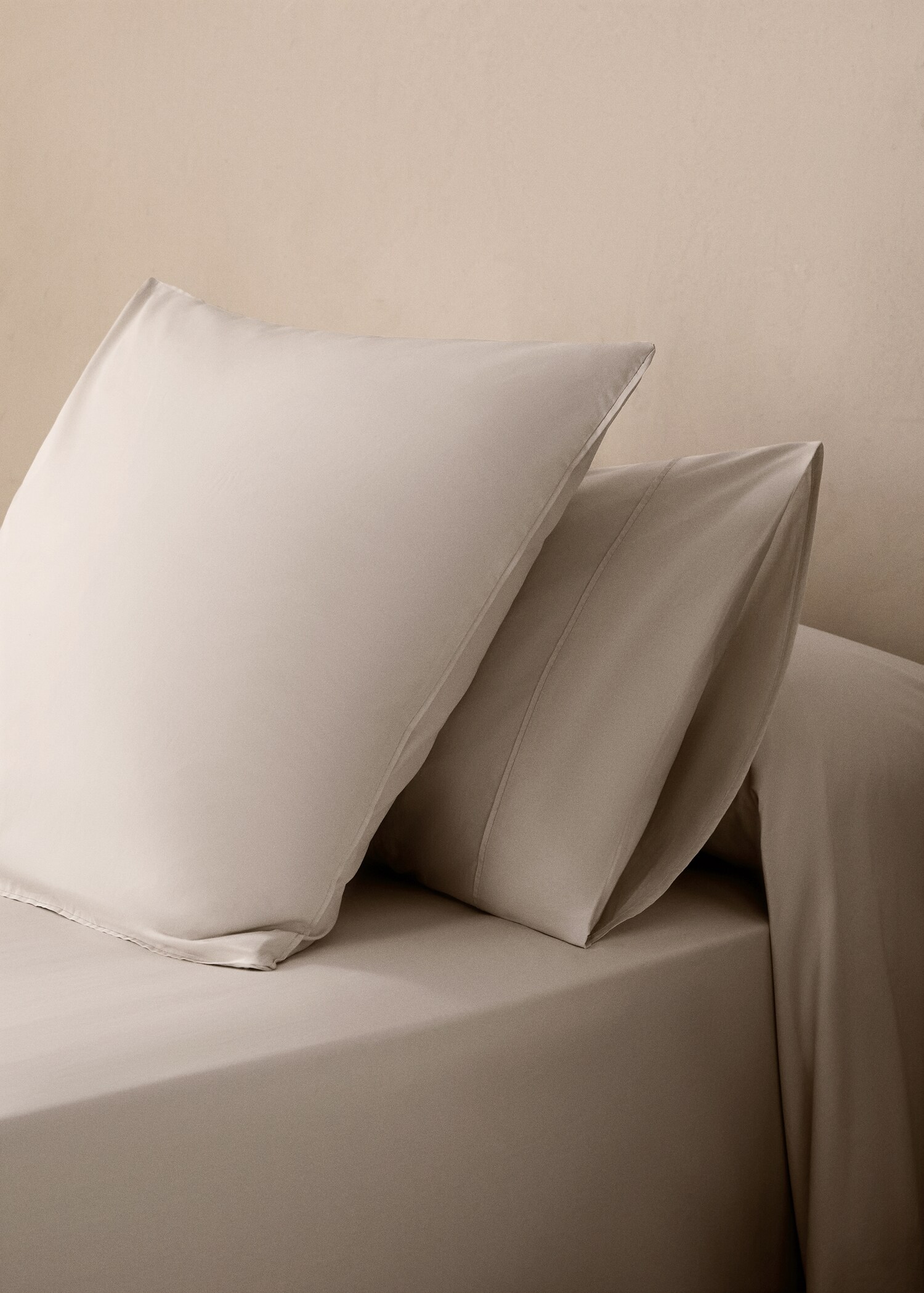 Two 300-thread count cotton percale pillowcases 50x75 cm - General plane