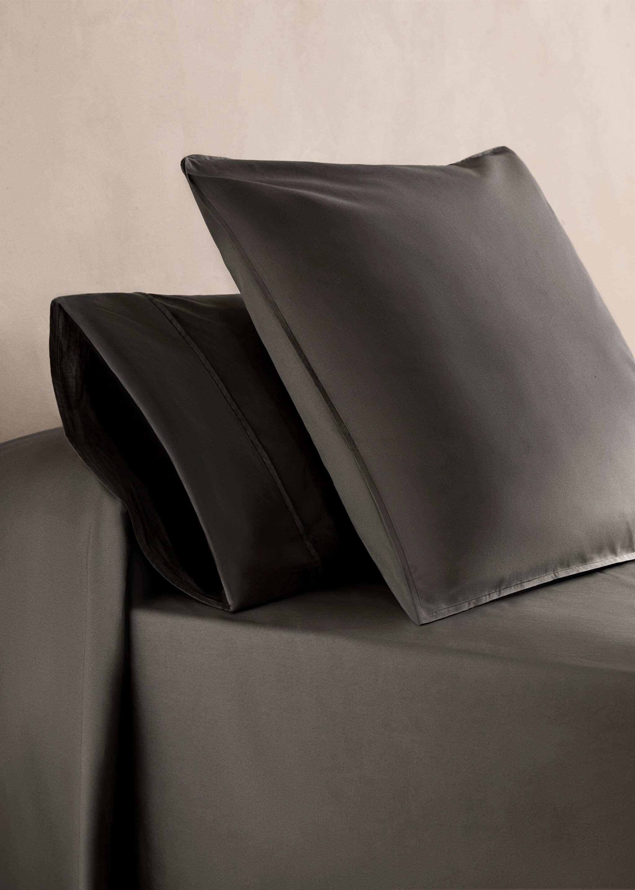 Two 300-thread count cotton percale pillowcases 50x75 cm - General plane, Medium Grey. Ref: 87062899-00.