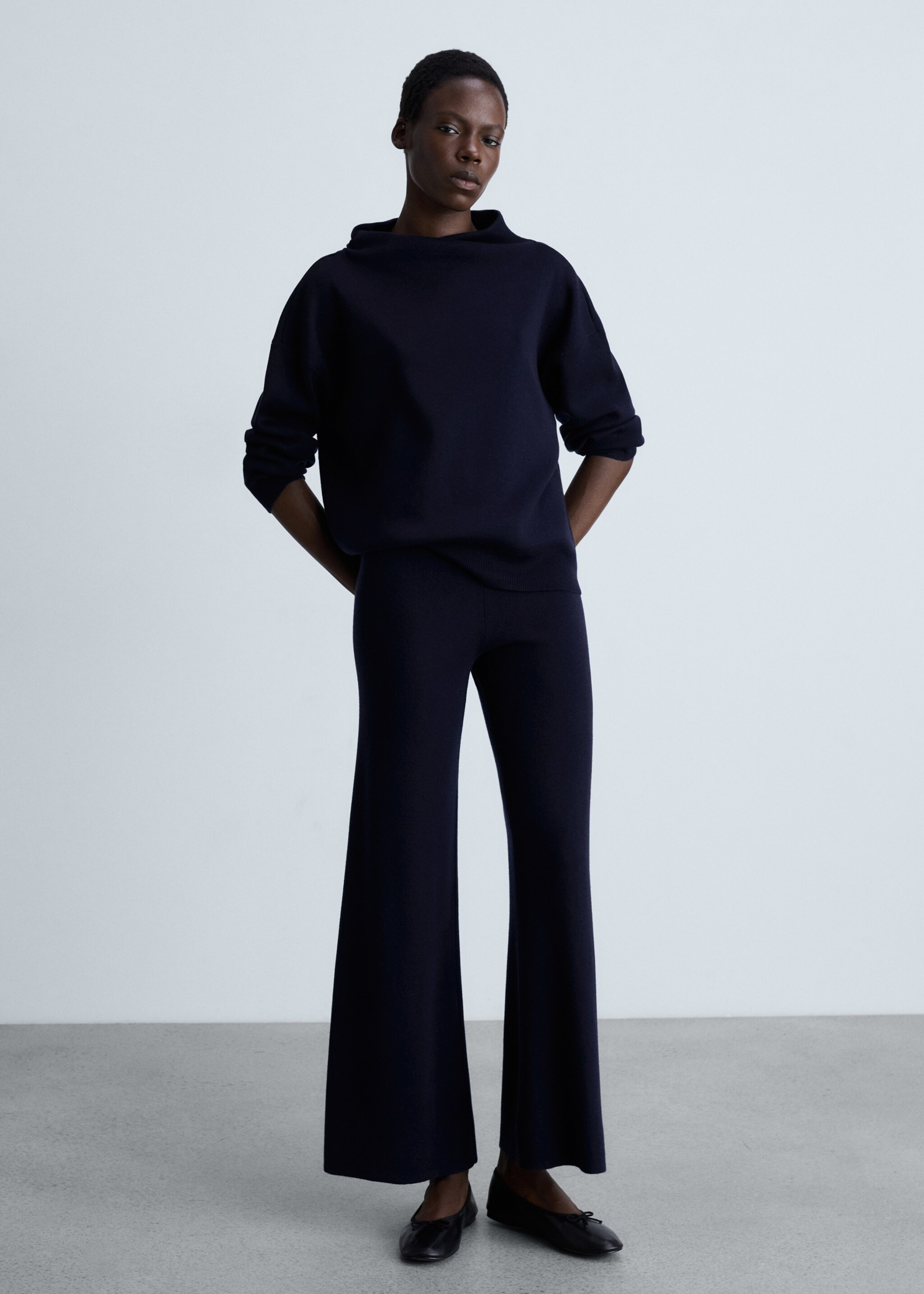 Straight knitted trousers - General plane, Dark Navy. Ref: 87063273-00.