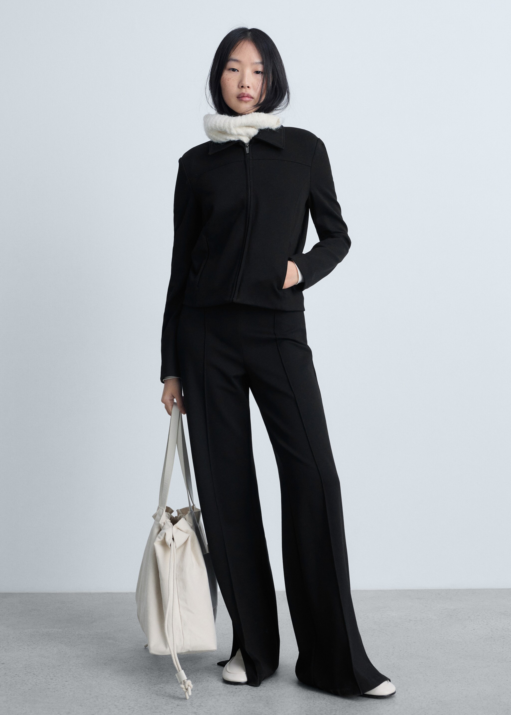 Wide leg trousers with slits - General plane, Black. Ref: 87063277-00.