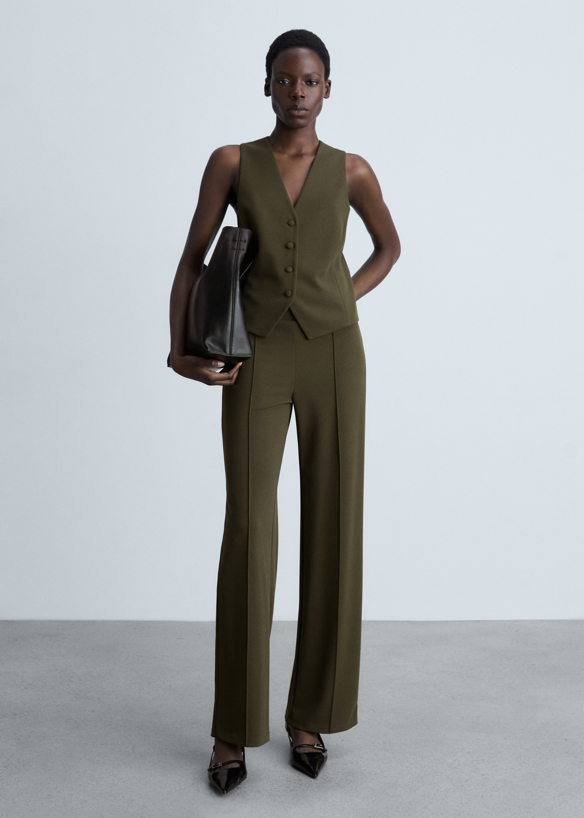 Suit waistcoat with buttons - General plane, Khaki. Ref: 87063279-00.