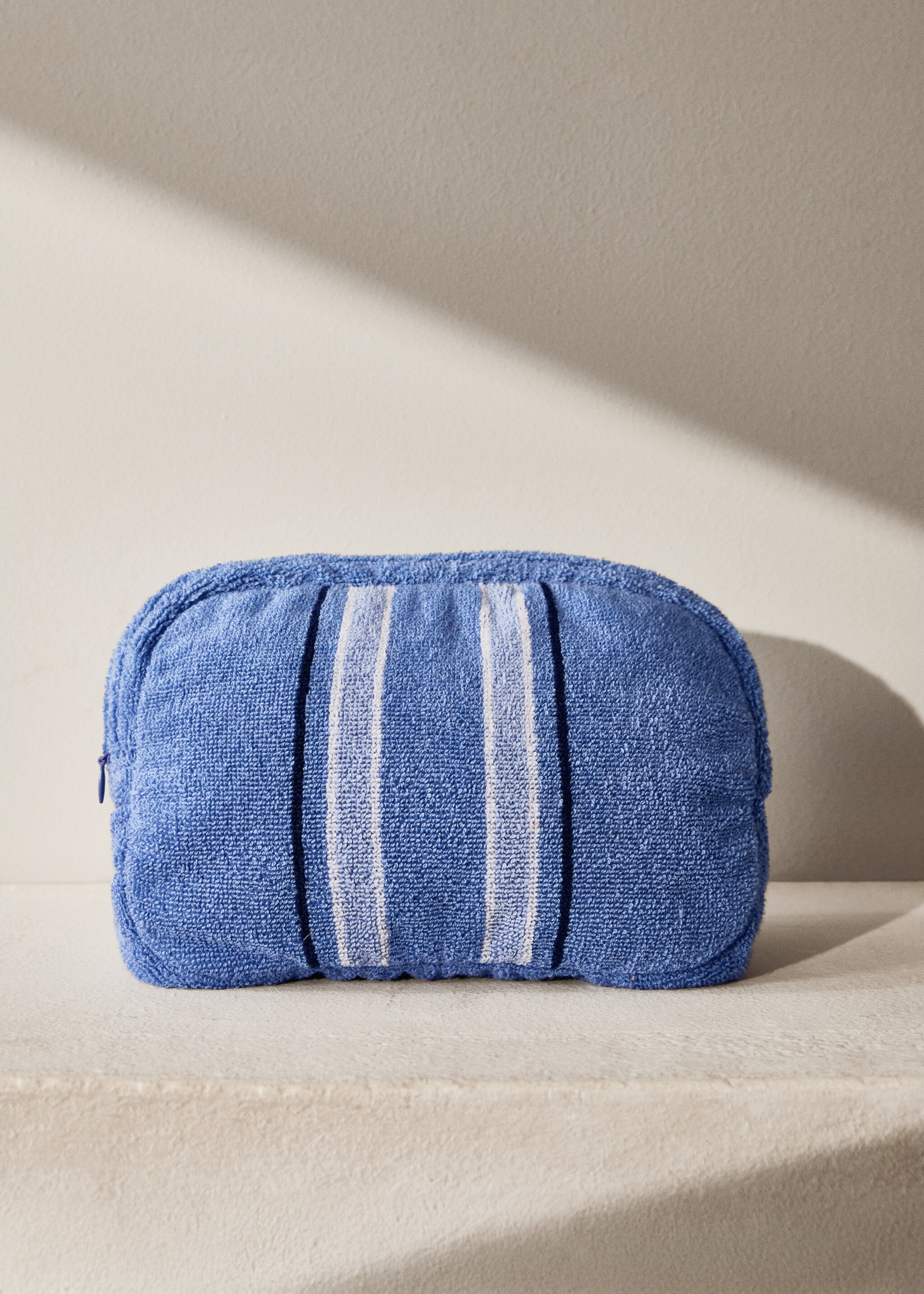 Multi-striped towel-effect cotton cosmetics bag - General plane, Blue. Ref: 87063657-00.