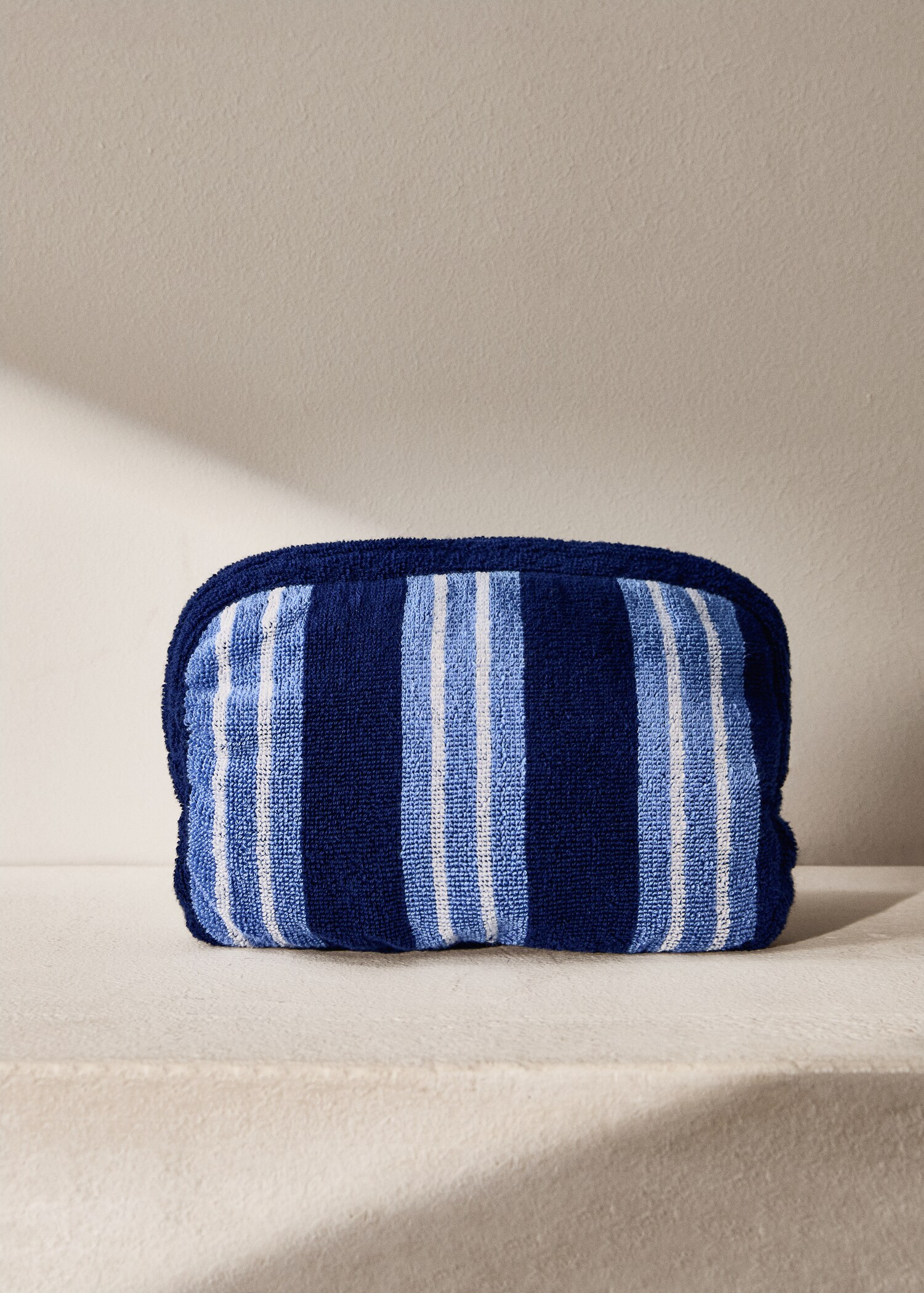 Multi-striped towel-effect cotton cosmetics bag - General plane