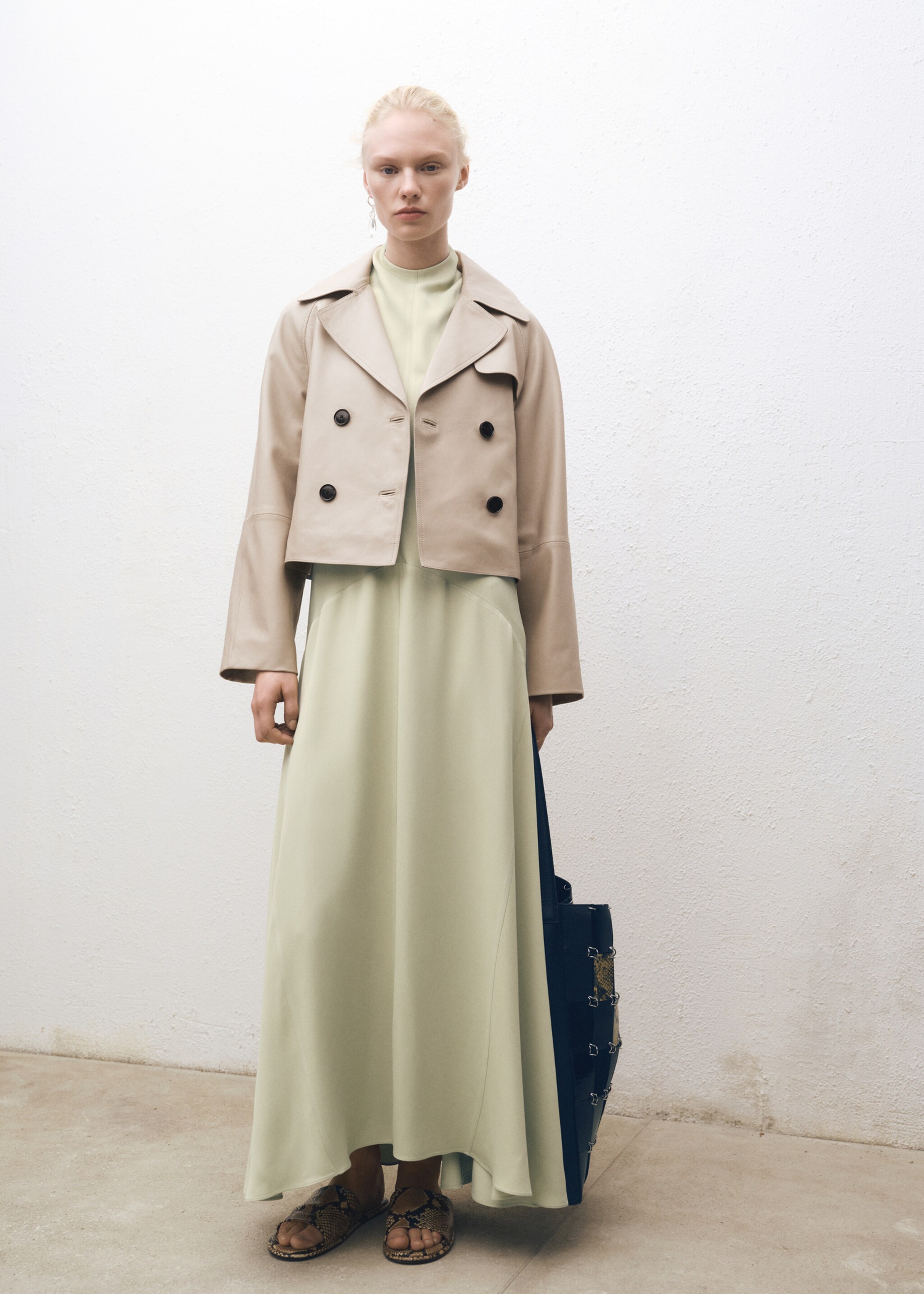 Cropped leather trench coat - General plane, Ice Grey. Ref: 87064075-00.