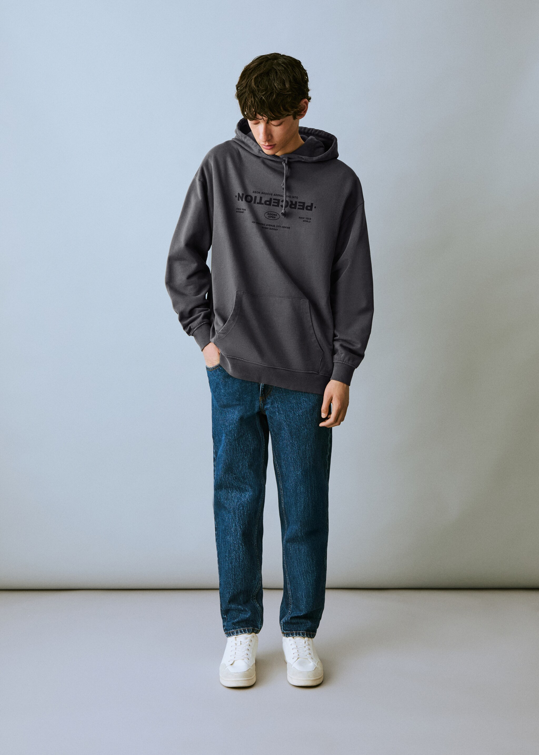 Dessuadora cangur missatge - Pla general, Gris antracita. Ref: 87064093-00.