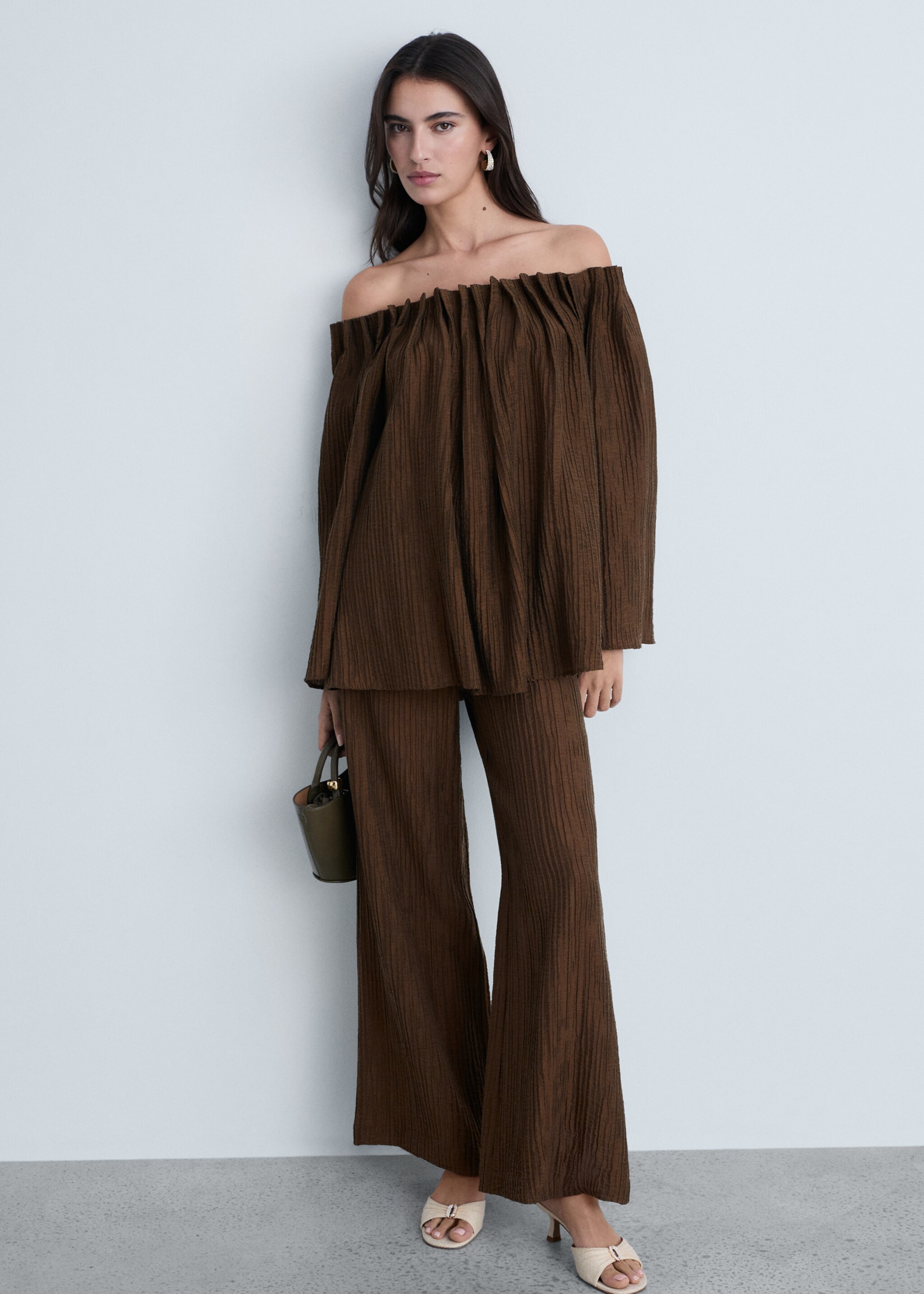 Straight textured trousers - General plane, Coffee. Ref: 87064777-00.