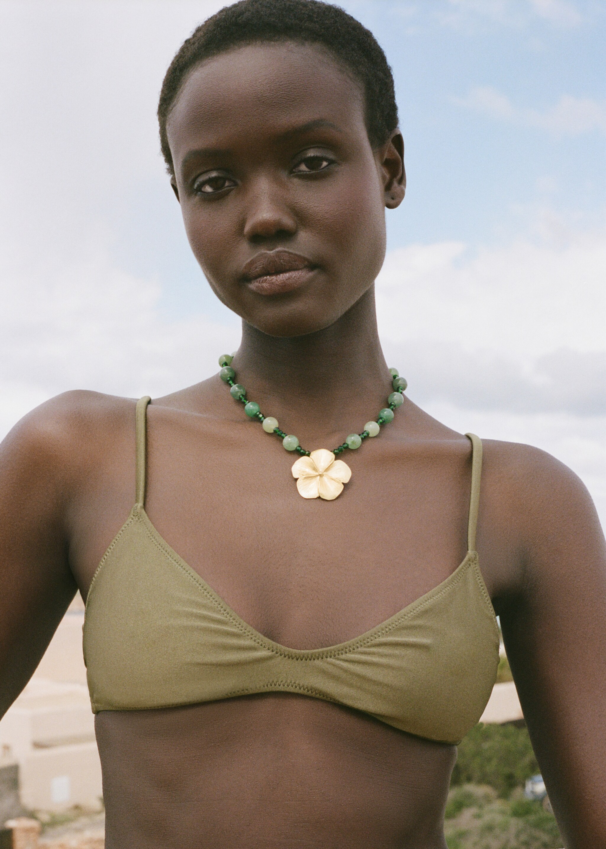 Ball necklace with stone flower detail - General plane, Gold. Ref: 87065979-00.