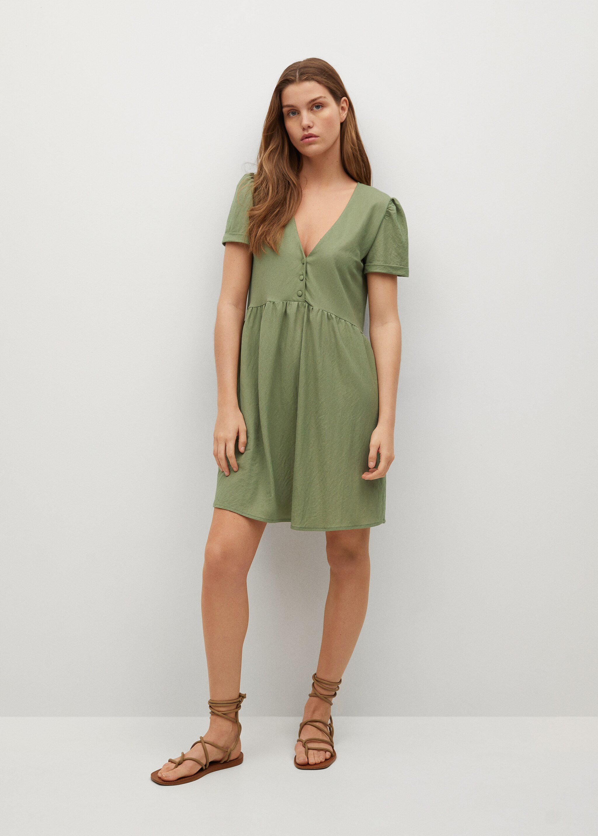 Vestido fluido corto  - Plano general