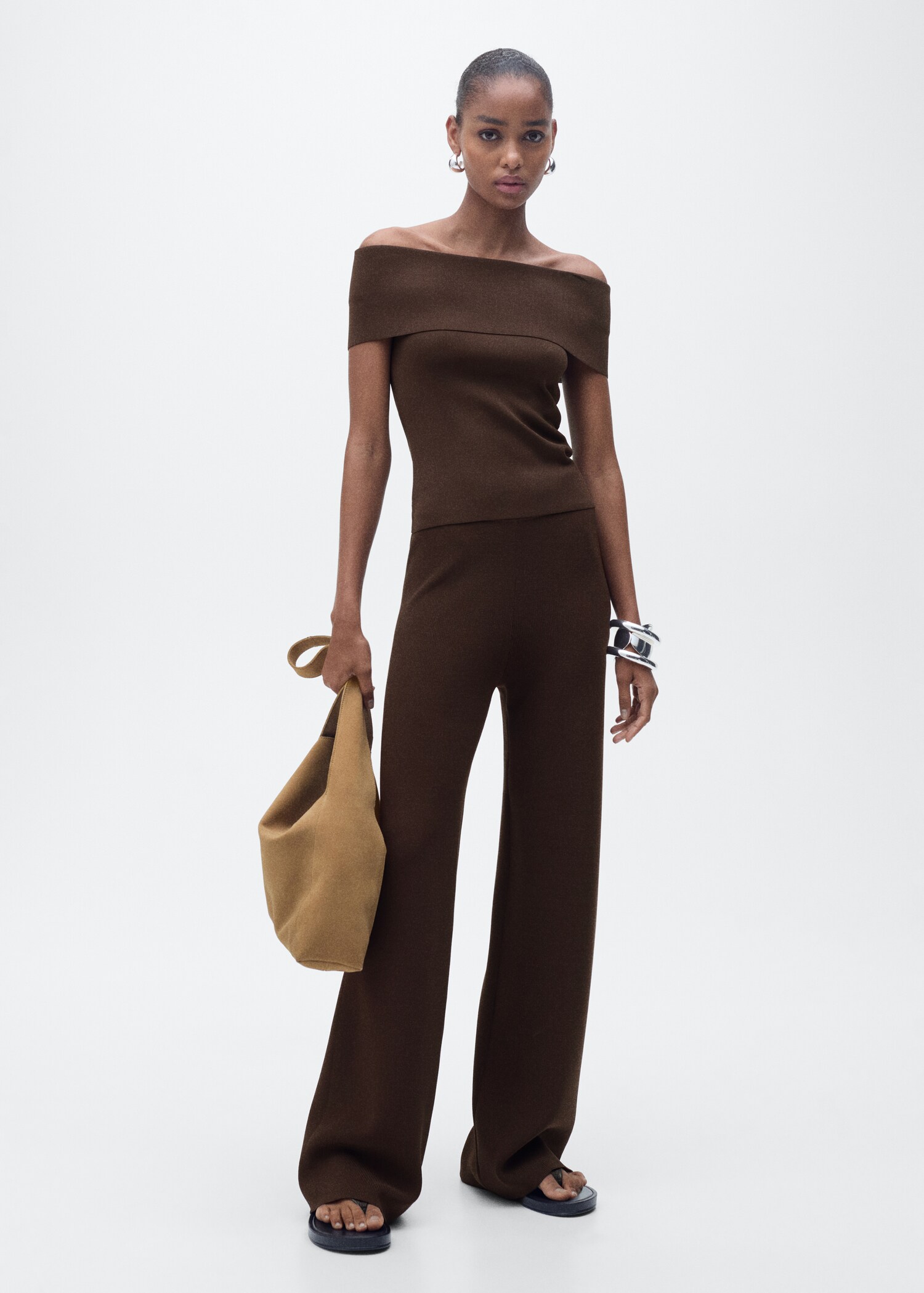 Straight knitted trousers - General plane