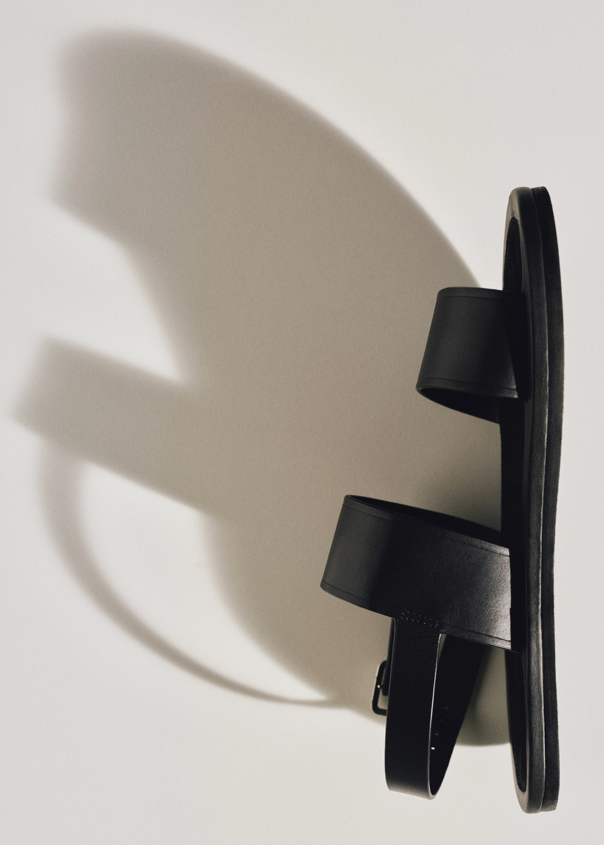 Sandàlies tires pell - Pla general, Negre. Ref: 87067889-00.