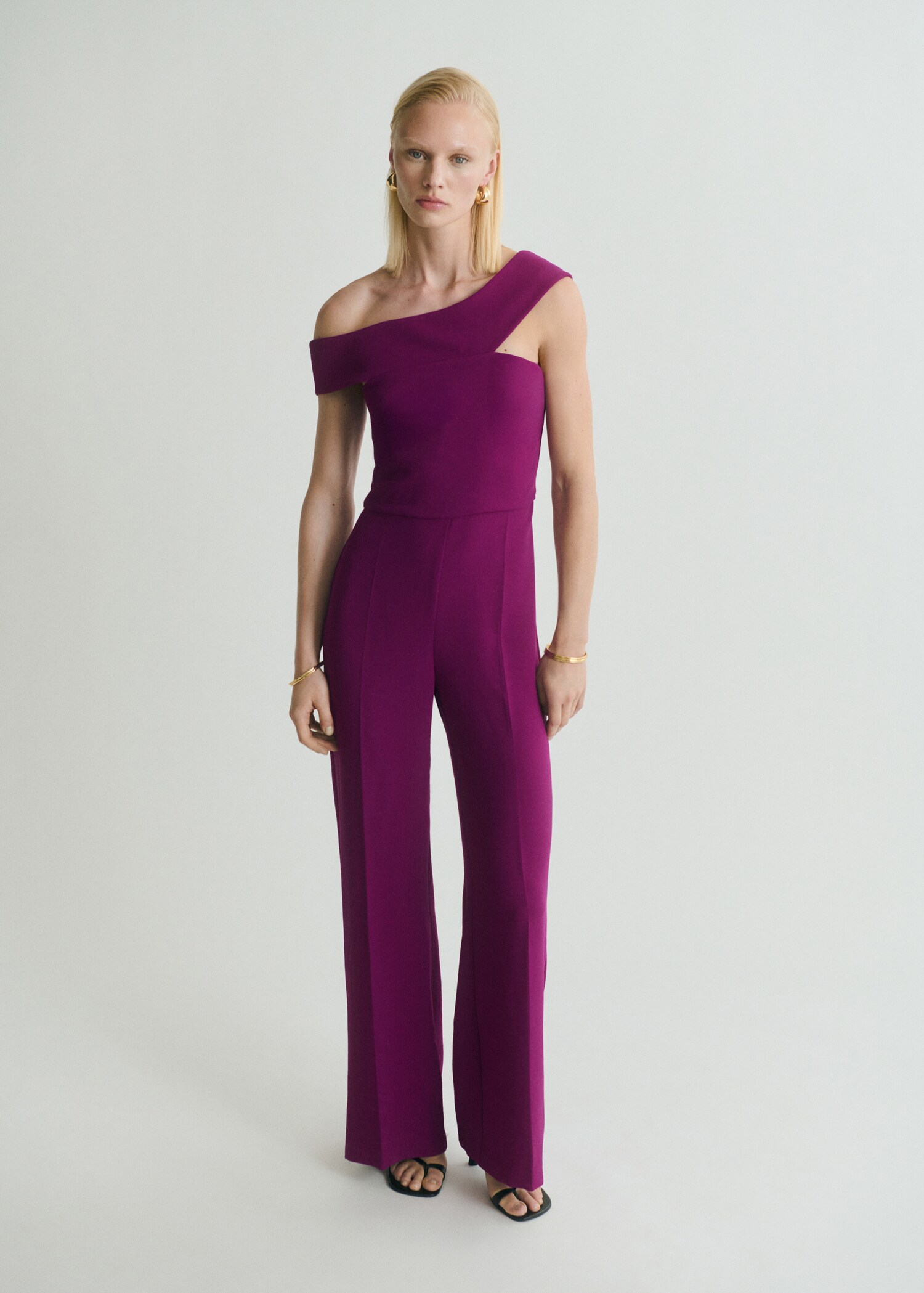 Long jumpsuit with asymmetrical neck - General plane