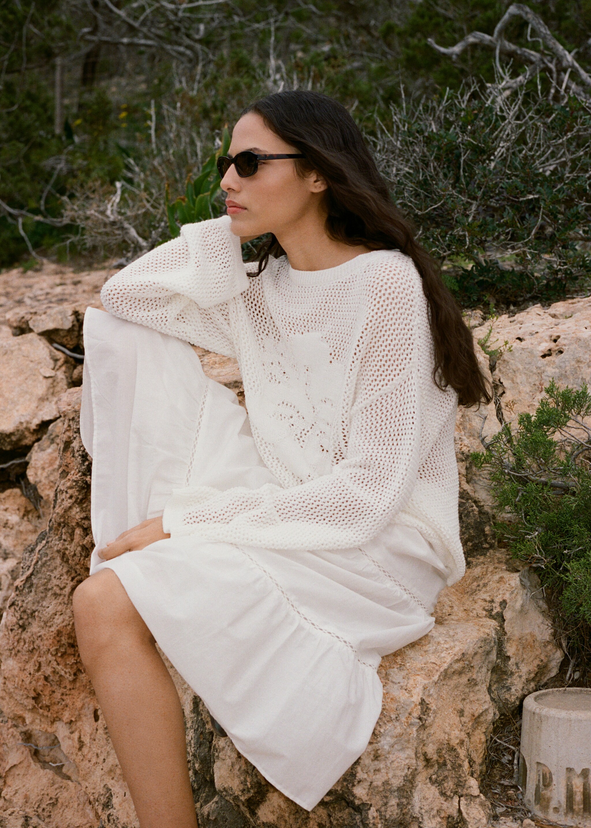 Prolamovaný pletený svetr s květinovým motivem - Celkový náhled, Bílá. Ref: 87069205-00.